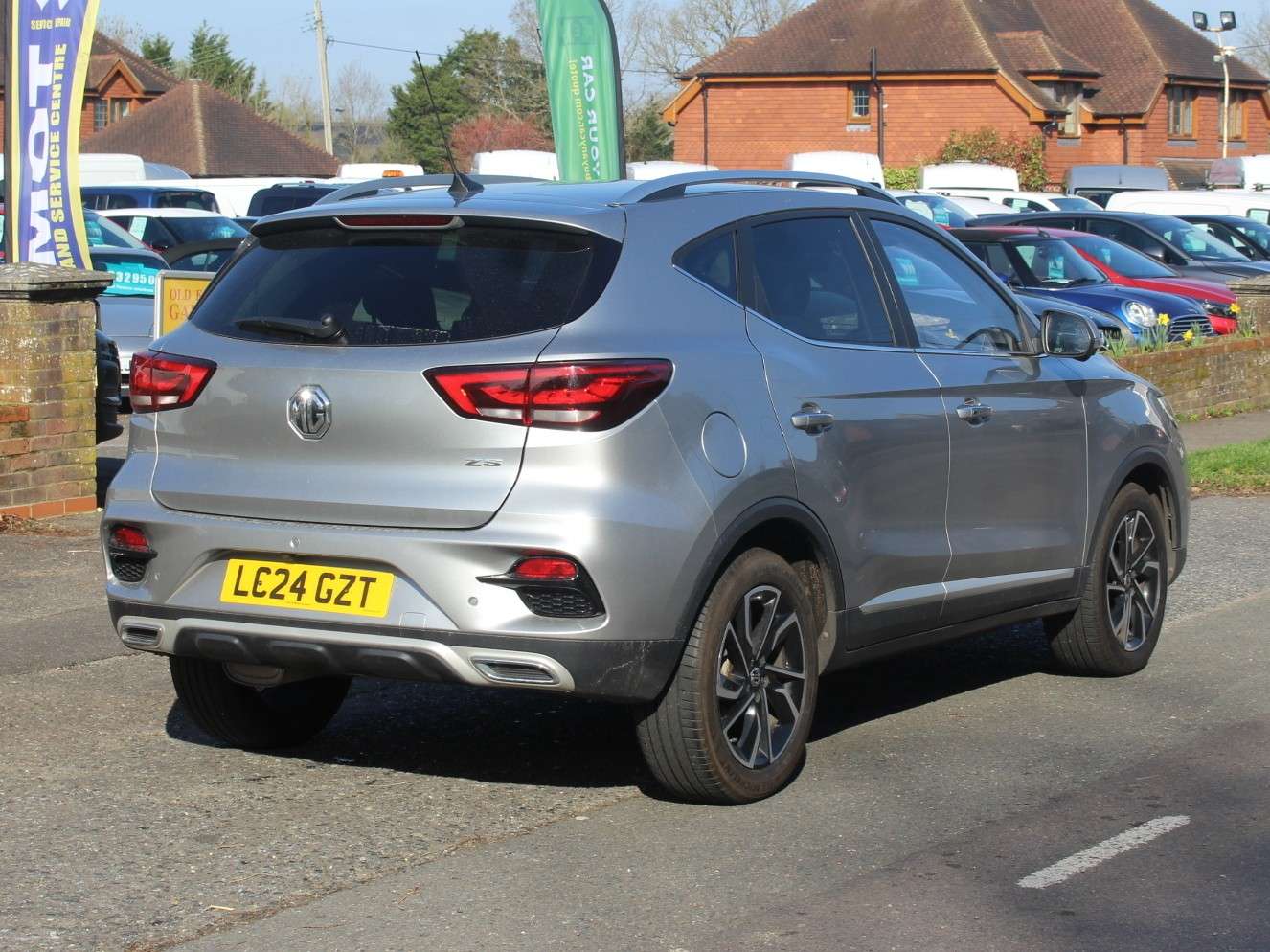 A 2024 MG ZS 1.0 T-GDI Exclusive SUV 5dr Petrol Manual Euro 6 (111 ps) A 2024 MG ZS 1.0 T-GDI Exclusive SUV 5dr Petrol Manual Euro 6 (111 ps)