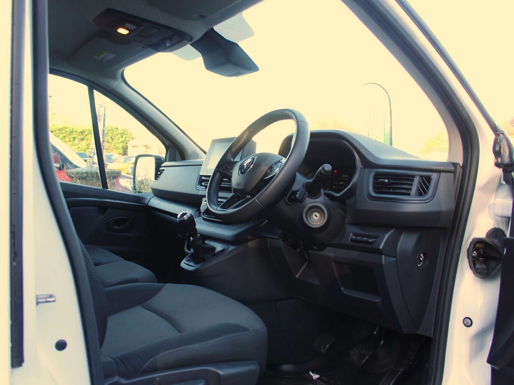 2024 RENAULT TRAFIC 2024 RENAULT TRAFIC