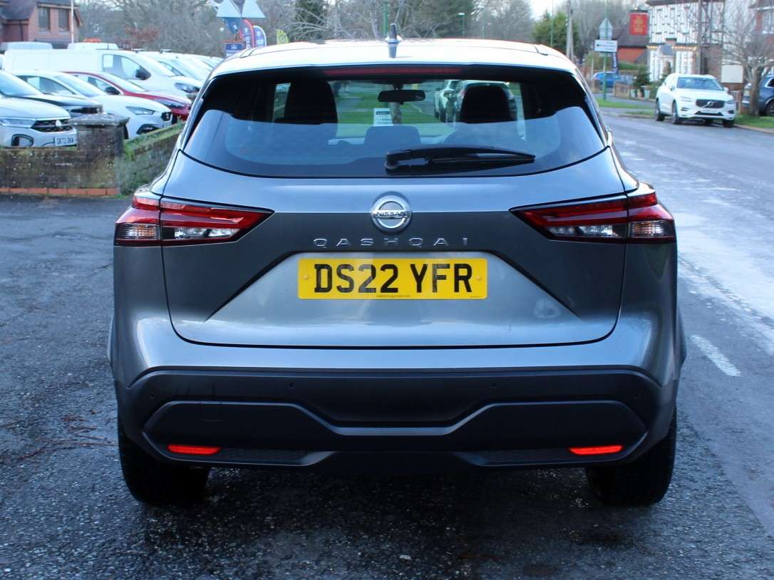A 2022 NISSAN QASHQAI 1.3 DIG-T MHEV Visia SUV 5dr Petrol Hybrid Manual Euro 6 (s/s) (140 ps) A 2022 NISSAN QASHQAI 1.3 DIG-T MHEV Visia SUV 5dr Petrol Hybrid Manual Euro 6 (s/s) (140 ps)
