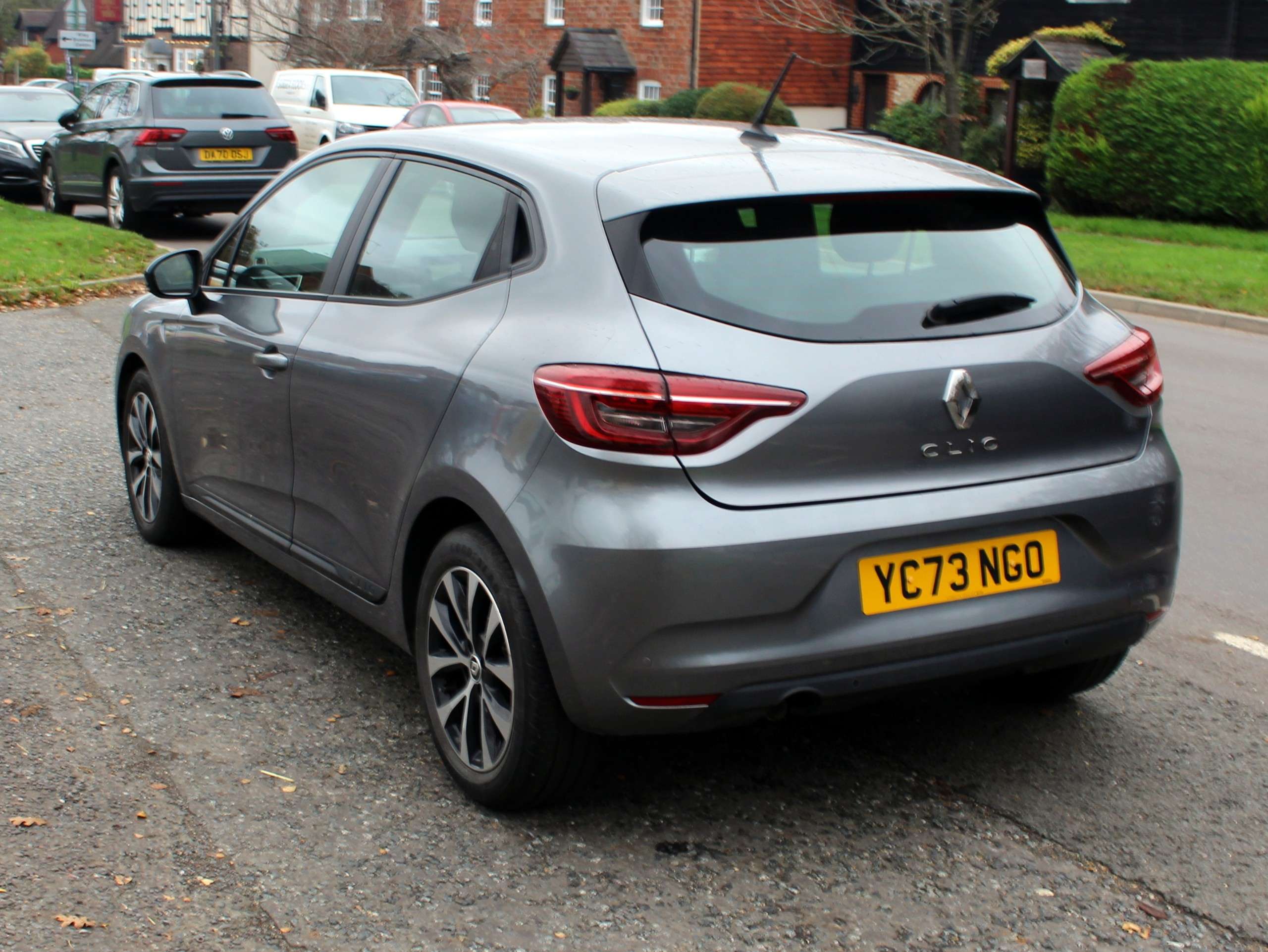 A 2023 RENAULT CLIO 1.0 TCe evolution Hatchback 5dr Petrol Manual Euro 6 (s/s) (90 ps) A 2023 RENAULT CLIO 1.0 TCe evolution Hatchback 5dr Petrol Manual Euro 6 (s/s) (90 ps)