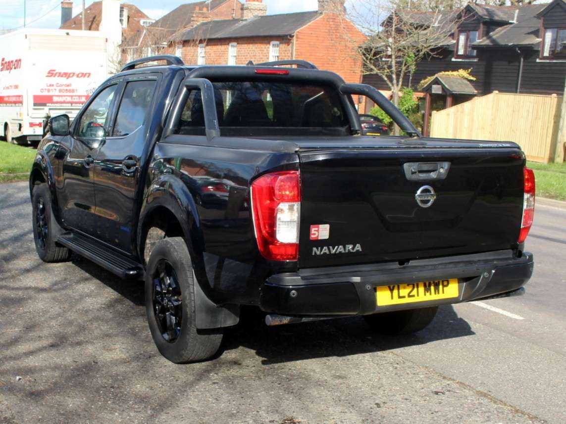 A 2021 NISSAN NAVARA 2.3 dCi N-Guard Pickup Double Cab 4dr Diesel Auto 4WD Euro 6 (190 ps) A 2021 NISSAN NAVARA 2.3 dCi N-Guard Pickup Double Cab 4dr Diesel Auto 4WD Euro 6 (190 ps)