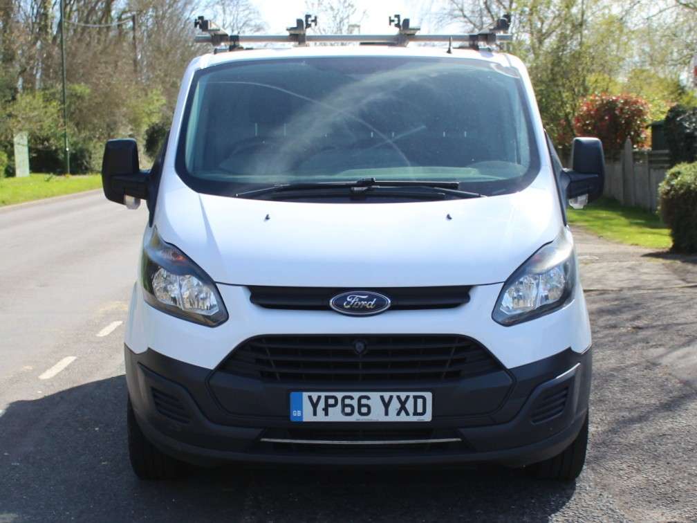 A 2017 FORD TRANSIT CUSTOM 2.0 TDCi 290 Panel Van 5dr Diesel Manual L1 H1 (163 g/km, 104 bhp) A 2017 FORD TRANSIT CUSTOM 2.0 TDCi 290 Panel Van 5dr Diesel Manual L1 H1 (163 g/km, 104 bhp)
