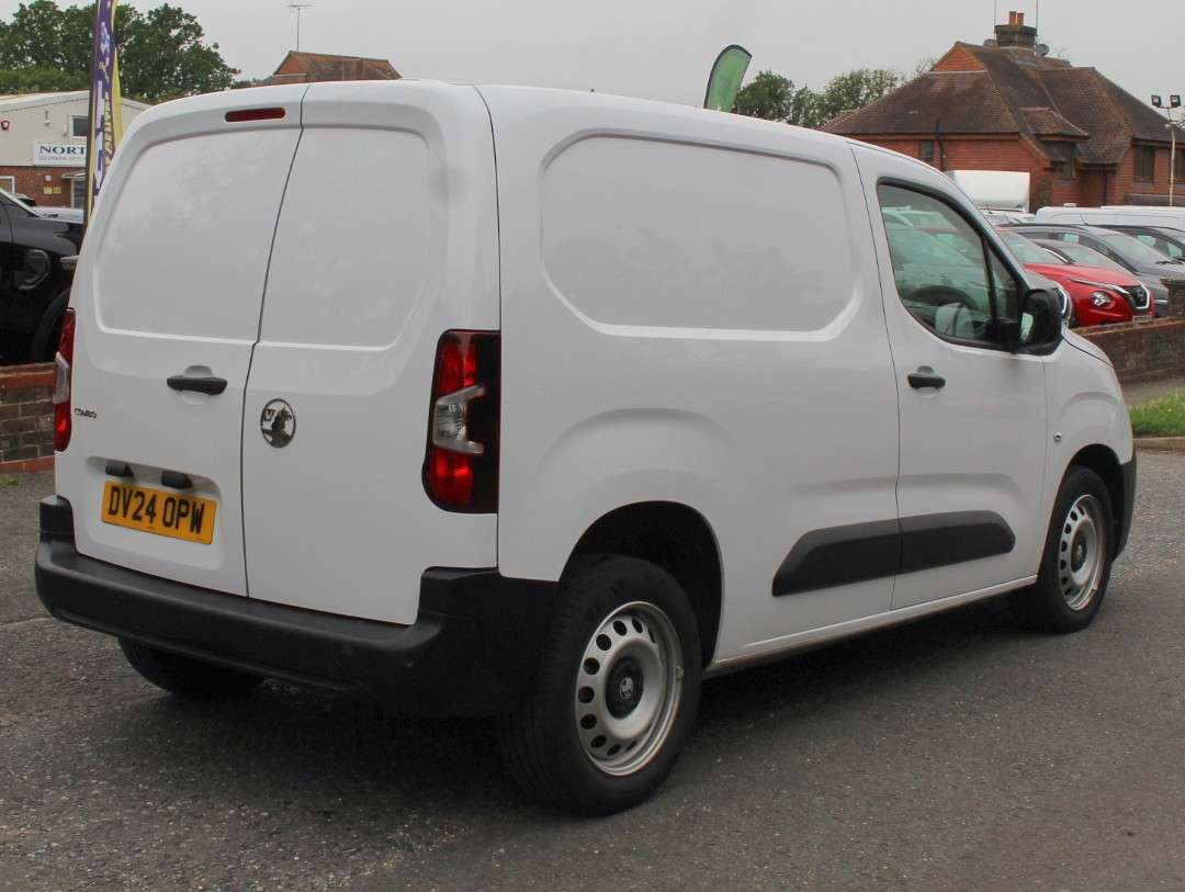 A 2024 VAUXHALL COMBO 1.5 Turbo D 2300 Prime Panel Van 5dr Diesel Manual SWB Euro 6 (s/s) (100 ps) A 2024 VAUXHALL COMBO 1.5 Turbo D 2300 Prime Panel Van 5dr Diesel Manual SWB Euro 6 (s/s) (100 ps)
