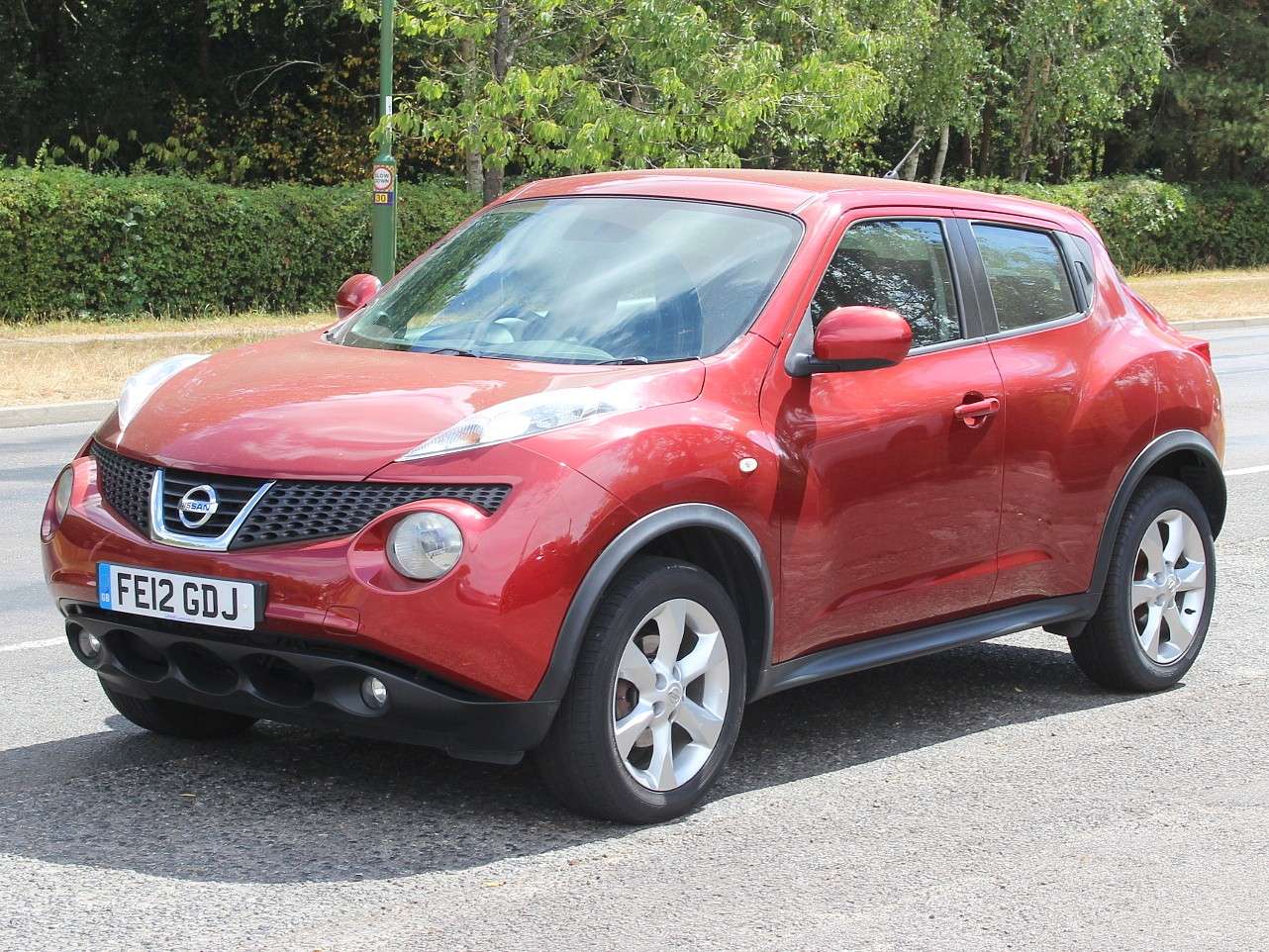 A 2012 NISSAN JUKE 1.6 Acenta SUV 5dr Petrol Manual Euro 5 (s/s) (117 ps) A 2012 NISSAN JUKE 1.6 Acenta SUV 5dr Petrol Manual Euro 5 (s/s) (117 ps)