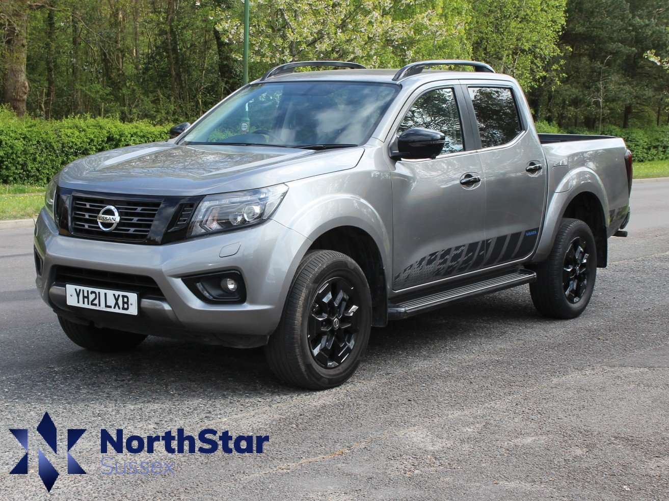 A 2021 NISSAN NAVARA 2.3 dCi N-Guard Pickup Double Cab 4dr Diesel Auto 4WD Euro 6 (190 ps) A 2021 NISSAN NAVARA 2.3 dCi N-Guard Pickup Double Cab 4dr Diesel Auto 4WD Euro 6 (190 ps)