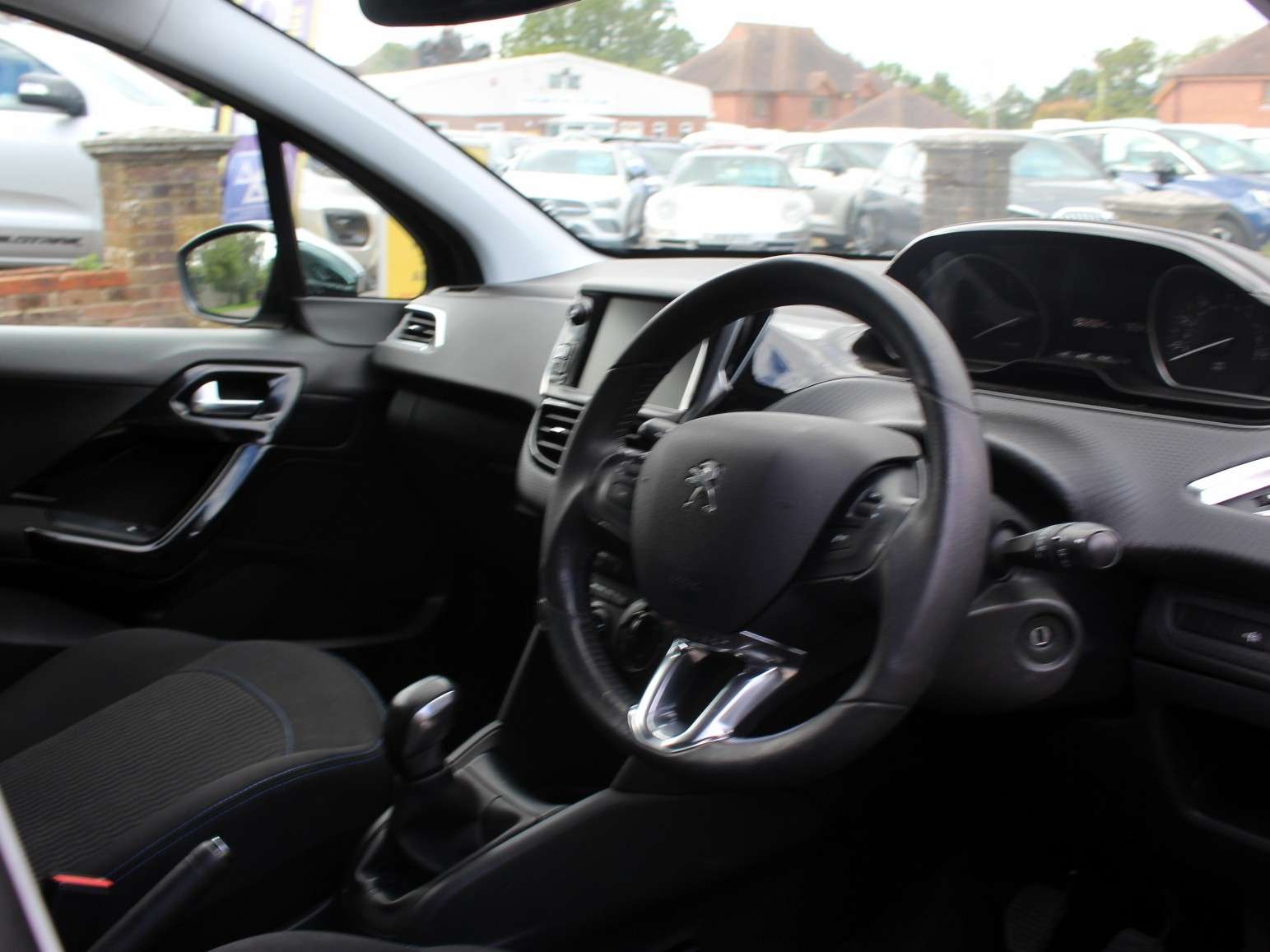 2019 PEUGEOT 208 2019 PEUGEOT 208