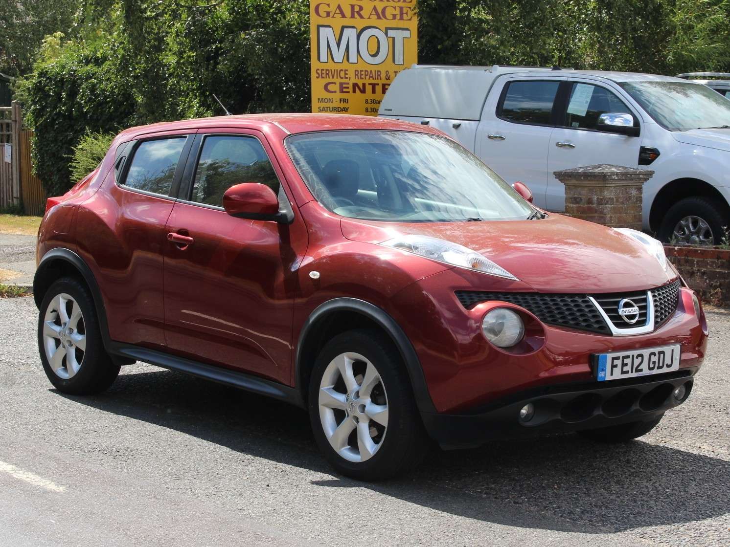 A 2012 NISSAN JUKE 1.6 Acenta SUV 5dr Petrol Manual Euro 5 (s/s) (117 ps) A 2012 NISSAN JUKE 1.6 Acenta SUV 5dr Petrol Manual Euro 5 (s/s) (117 ps)