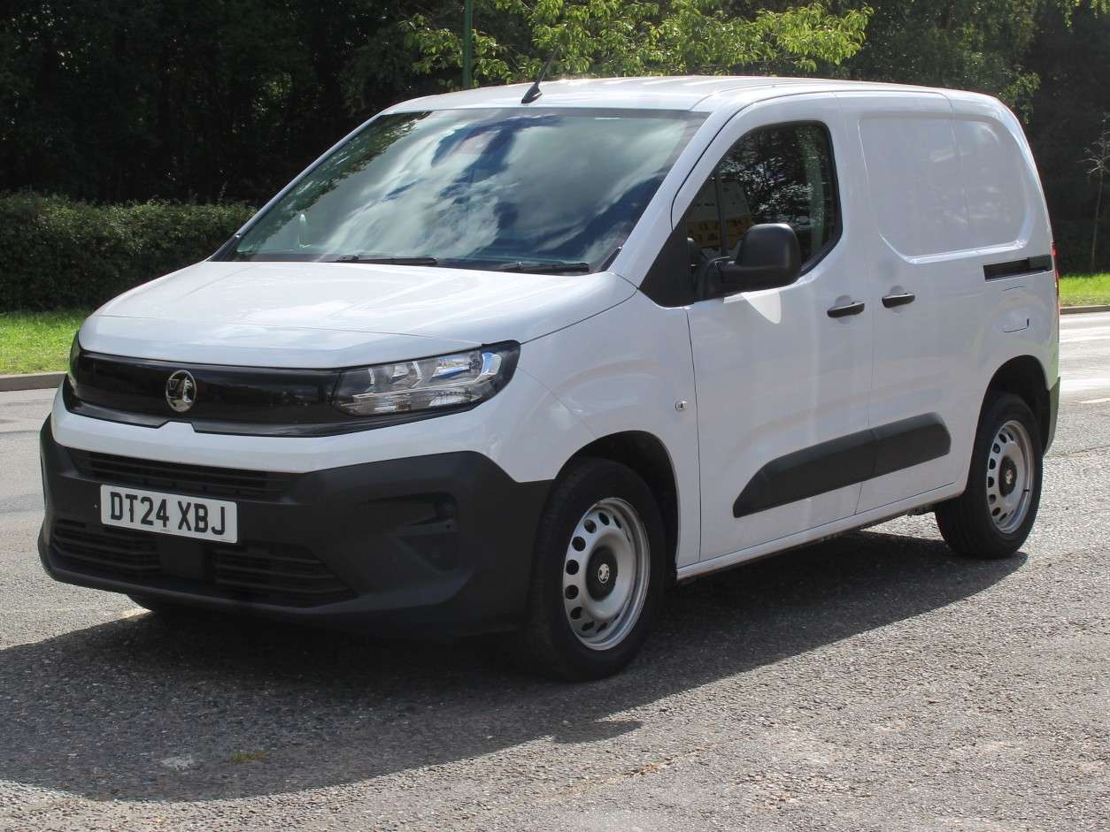 A 2024 VAUXHALL COMBO 1.5 Turbo D 2300 Prime Panel Van 5dr Diesel Manual SWB Euro 6 (s/s) (100 ps) A 2024 VAUXHALL COMBO 1.5 Turbo D 2300 Prime Panel Van 5dr Diesel Manual SWB Euro 6 (s/s) (100 ps)