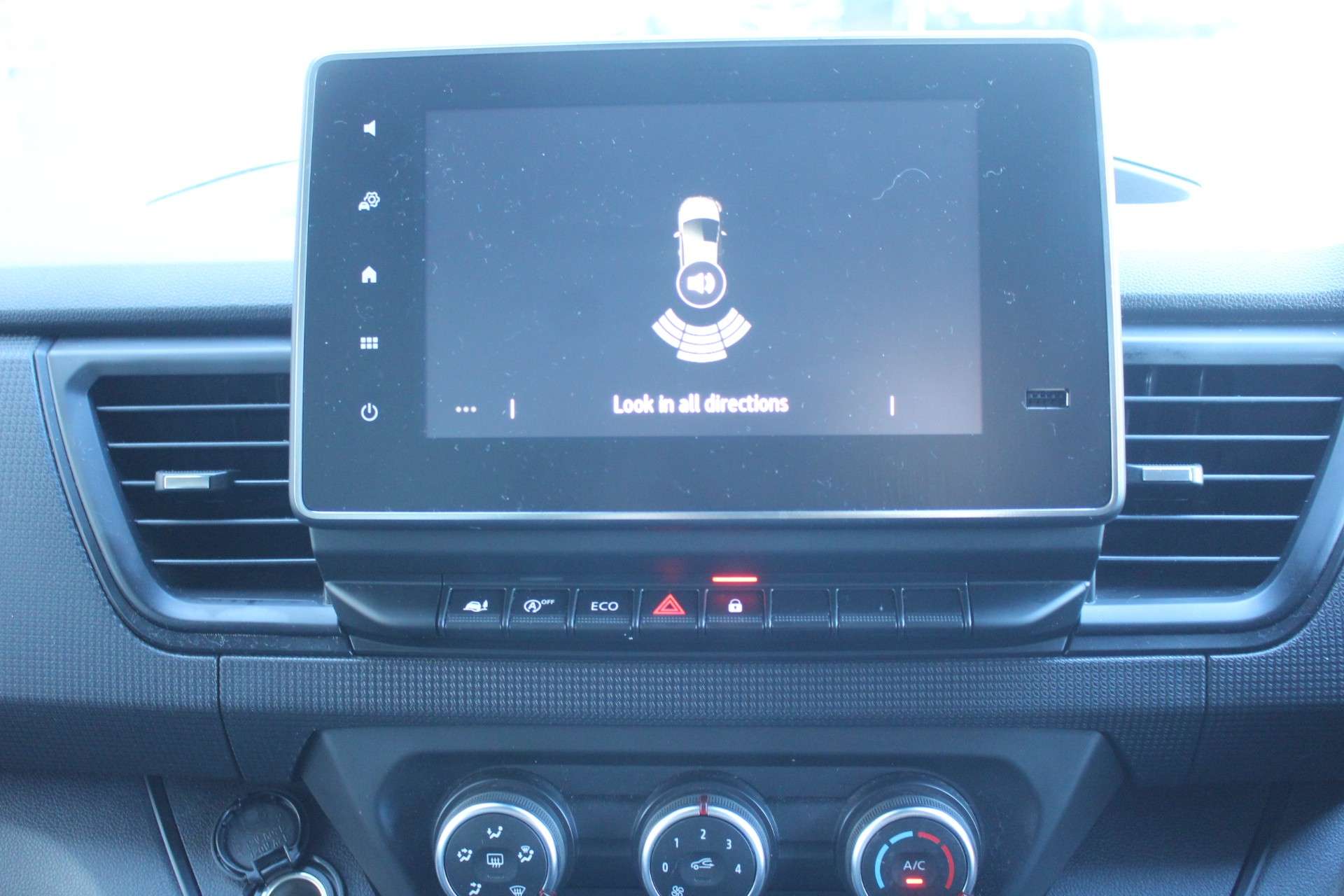 2024 RENAULT TRAFIC 2024 RENAULT TRAFIC