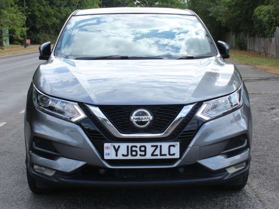 A 2020 NISSAN QASHQAI 1.3 DIG-T Acenta Premium SUV 5dr Petrol DCT Auto Euro 6 (s/s) (160 ps) A 2020 NISSAN QASHQAI 1.3 DIG-T Acenta Premium SUV 5dr Petrol DCT Auto Euro 6 (s/s) (160 ps)
