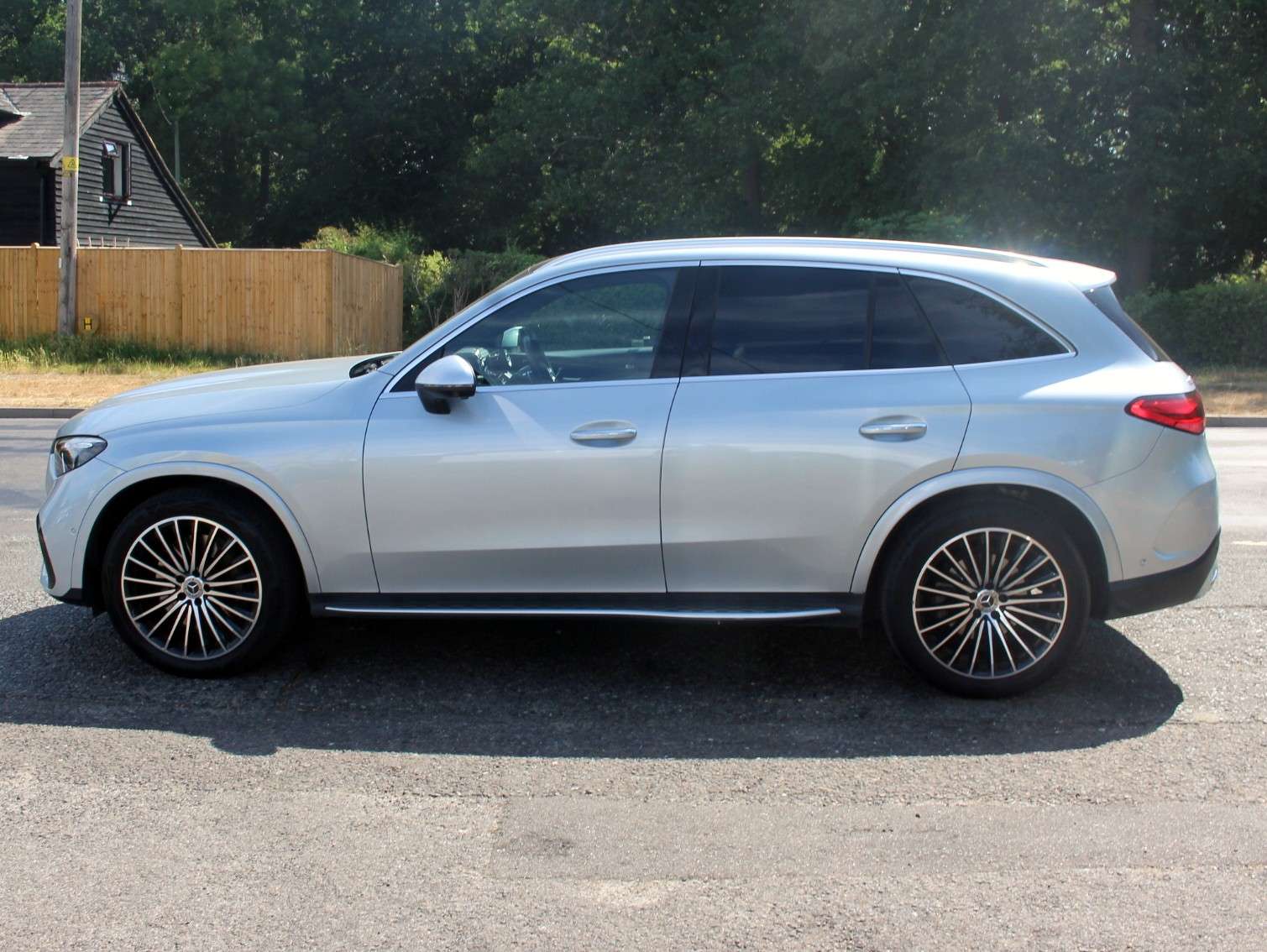 A 2023 MERCEDES-BENZ GLC 2.0 GLC300dh MHEV AMG Line (Premium Plus) SUV 5dr Diesel Hybrid G-Tronic+ 4MATIC Euro 6 (s/s) (291 ps) A 2023 MERCEDES-BENZ GLC 2.0 GLC300dh MHEV AMG Line (Premium Plus) SUV 5dr Diesel Hybrid G-Tronic+ 4MATIC Euro 6 (s/s) (291 ps)