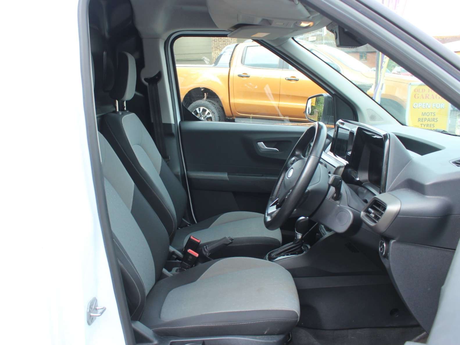 2024 FORD TRANSIT COURIER 2024 FORD TRANSIT COURIER