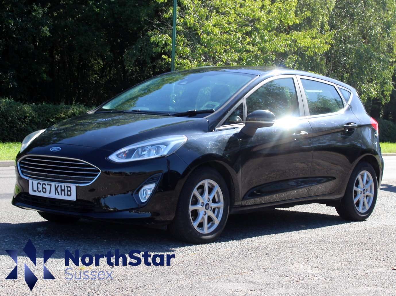 A 2018 FORD FIESTA 1.0T EcoBoost Zetec Hatchback 5dr Petrol Auto Euro 6 (s/s) (100 ps) A 2018 FORD FIESTA 1.0T EcoBoost Zetec Hatchback 5dr Petrol Auto Euro 6 (s/s) (100 ps)