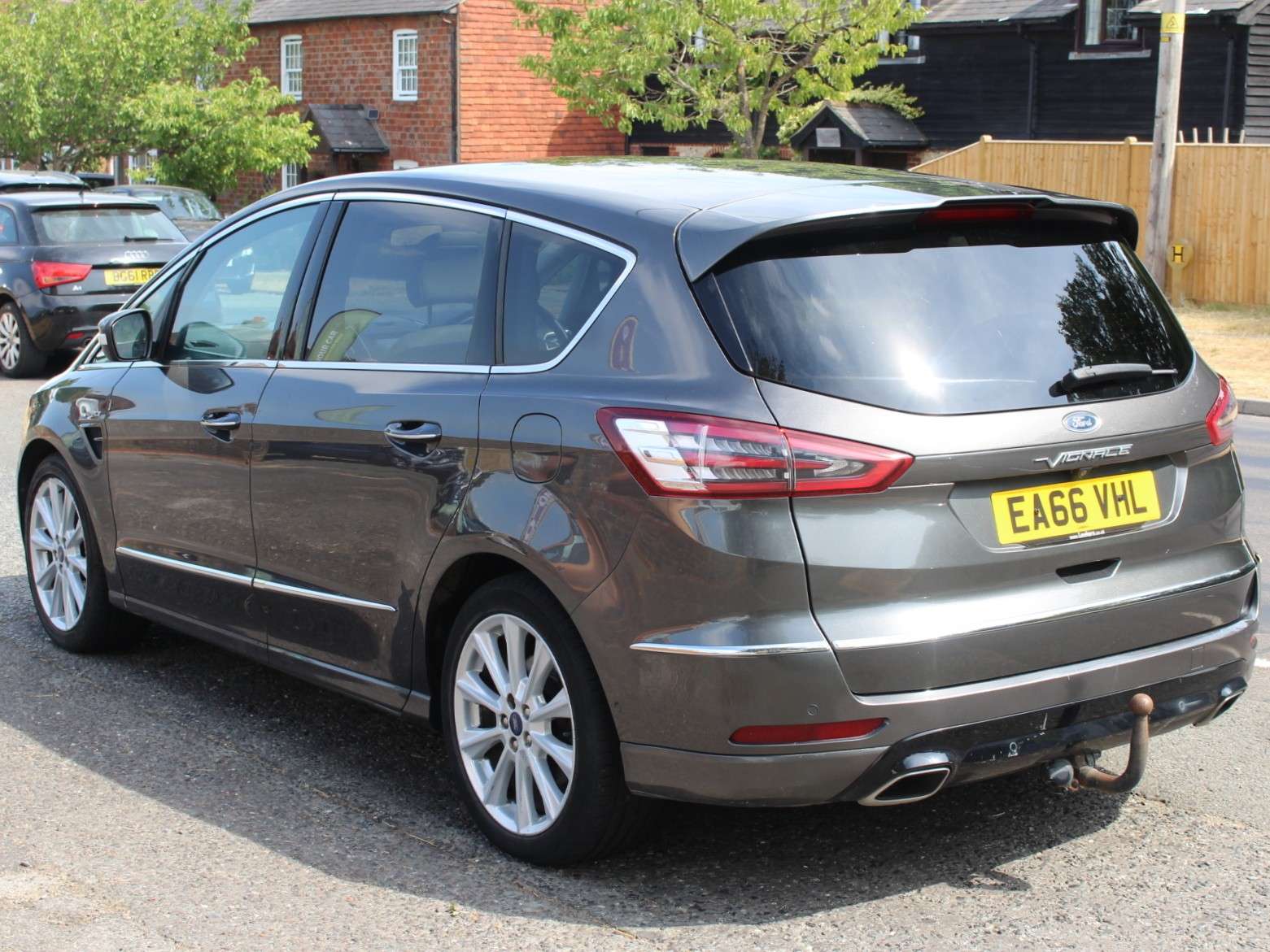 A 2016 FORD S-MAX 2.0 TDCi Vignale MPV 5dr Diesel Manual Euro 6 (s/s) (180 ps) A 2016 FORD S-MAX 2.0 TDCi Vignale MPV 5dr Diesel Manual Euro 6 (s/s) (180 ps)