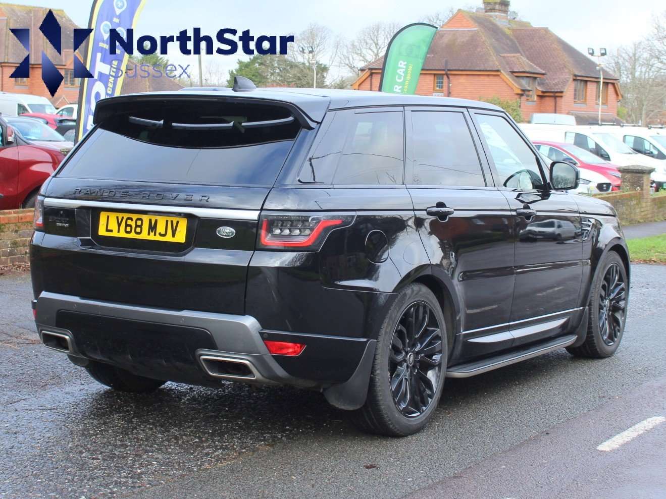 A 2018 LAND ROVER RANGE ROVER SPORT 3.0 SD V6 HSE SUV 5dr Diesel Auto 4WD Euro 6 (s/s) (306 ps) A 2018 LAND ROVER RANGE ROVER SPORT 3.0 SD V6 HSE SUV 5dr Diesel Auto 4WD Euro 6 (s/s) (306 ps)