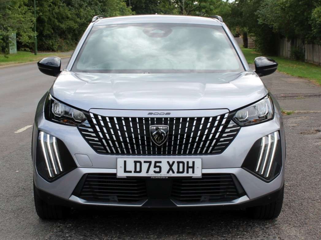 A 2025 PEUGEOT 2008 1.2 PureTech Allure SUV 5dr Petrol Manual Euro 6 (s/s) (100 ps) A 2025 PEUGEOT 2008 1.2 PureTech Allure SUV 5dr Petrol Manual Euro 6 (s/s) (100 ps)