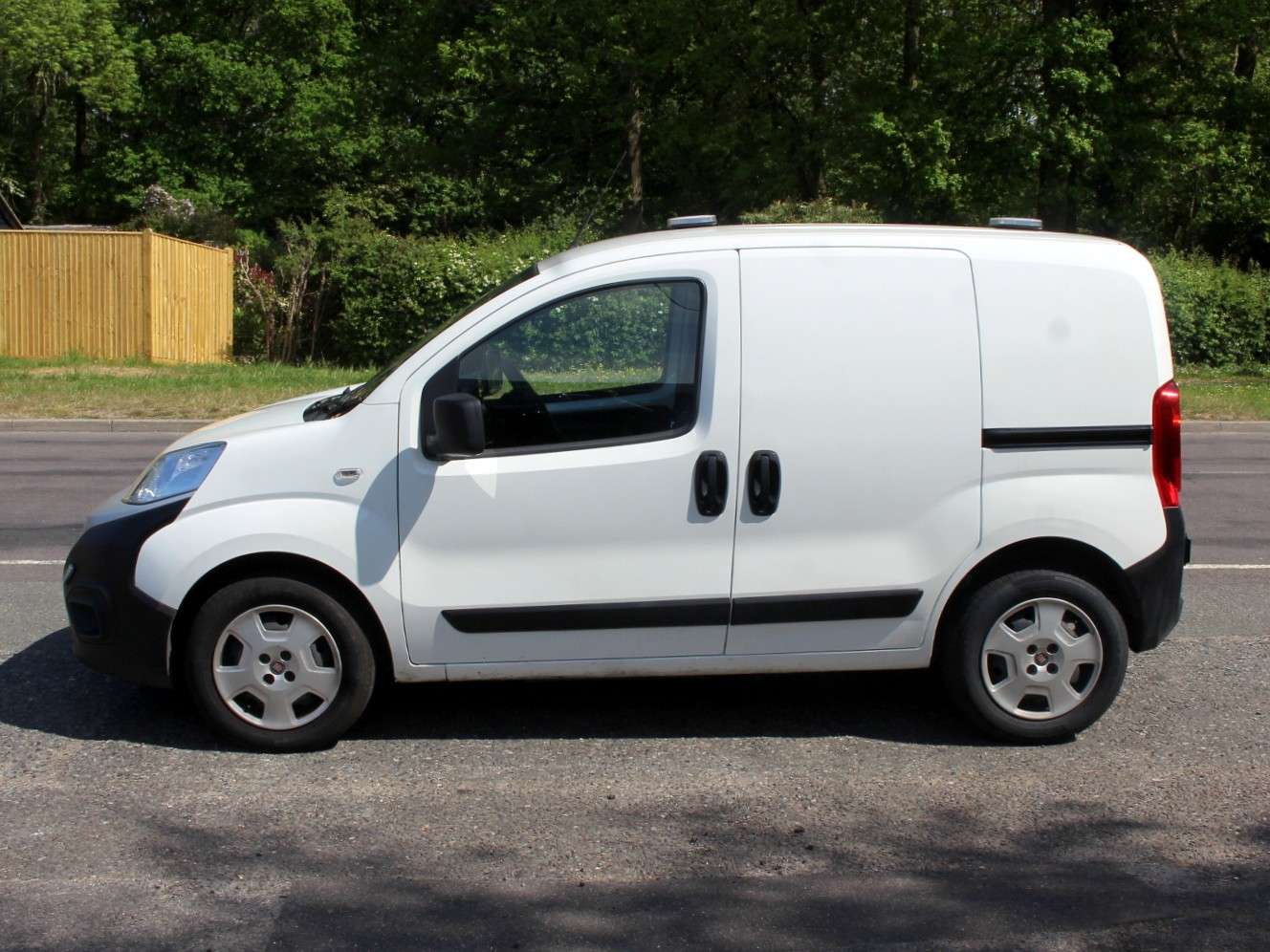 A 2021 FIAT FIORINO 1.3 MultiJetII Tecnico Car Derived Van 5dr Diesel Manual Euro 6 (s/s) (80 bhp) A 2021 FIAT FIORINO 1.3 MultiJetII Tecnico Car Derived Van 5dr Diesel Manual Euro 6 (s/s) (80 bhp)