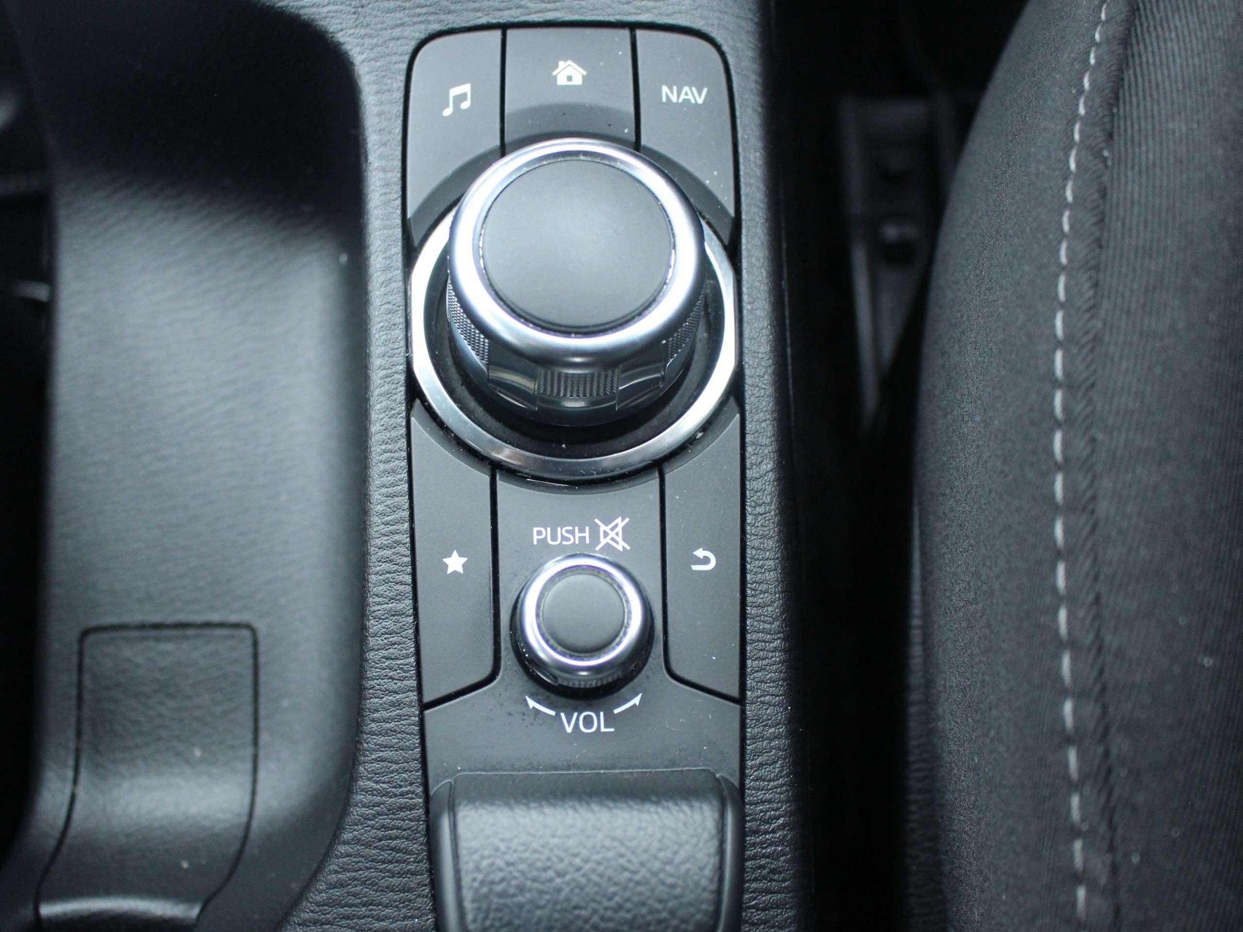 2018 MAZDA MAZDA 2 2018 MAZDA MAZDA 2