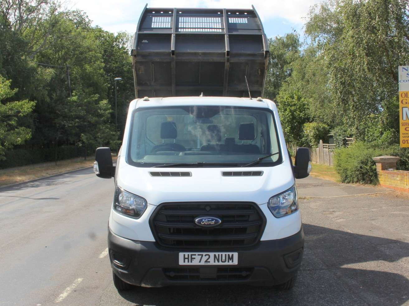 A 2022 FORD TRANSIT 2.0 350 EcoBlue Tipper DRW Diesel Manual RWD L2 Euro 6 (s/s) (130 ps) A 2022 FORD TRANSIT 2.0 350 EcoBlue Tipper DRW Diesel Manual RWD L2 Euro 6 (s/s) (130 ps)