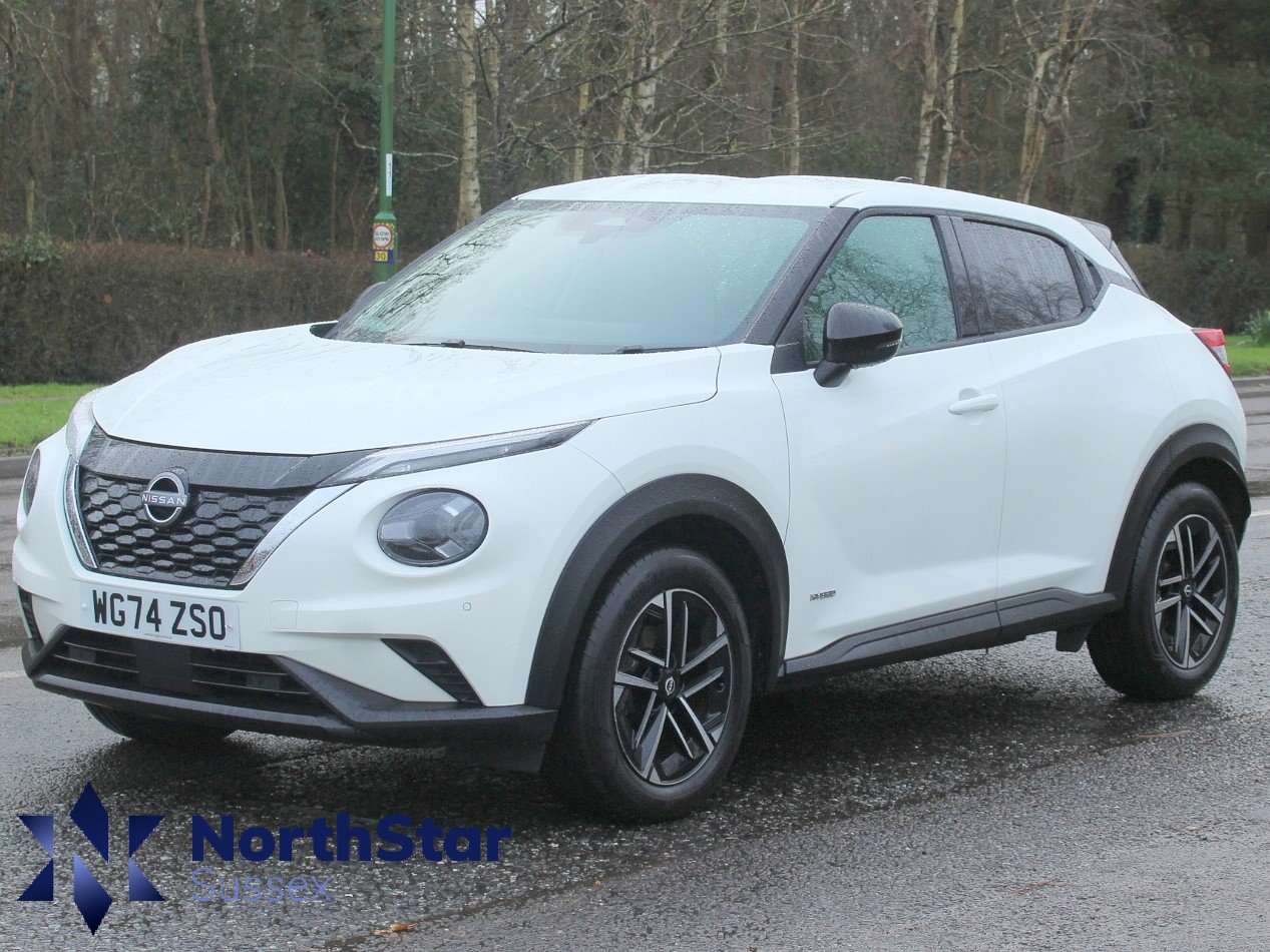 A 2025 NISSAN JUKE 1.6 N-Connecta SUV 5dr Petrol Hybrid Auto Euro 6 (143 ps) A 2025 NISSAN JUKE 1.6 N-Connecta SUV 5dr Petrol Hybrid Auto Euro 6 (143 ps)