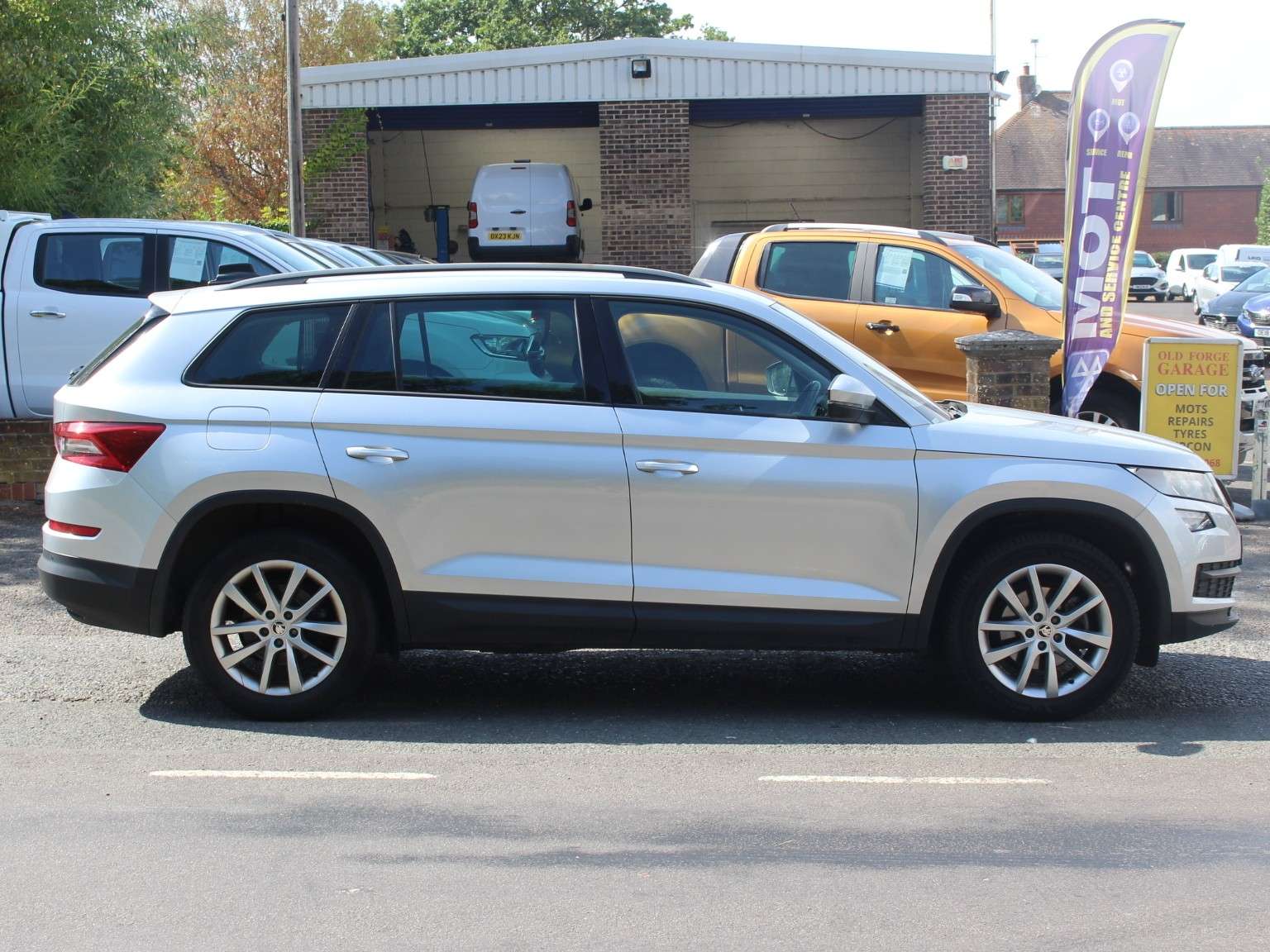 A 2020 SKODA KODIAQ 2.0 TDI SE SUV 5dr Diesel Manual 4WD Euro 6 (s/s) (5 Seat) (150 ps) A 2020 SKODA KODIAQ 2.0 TDI SE SUV 5dr Diesel Manual 4WD Euro 6 (s/s) (5 Seat) (150 ps)