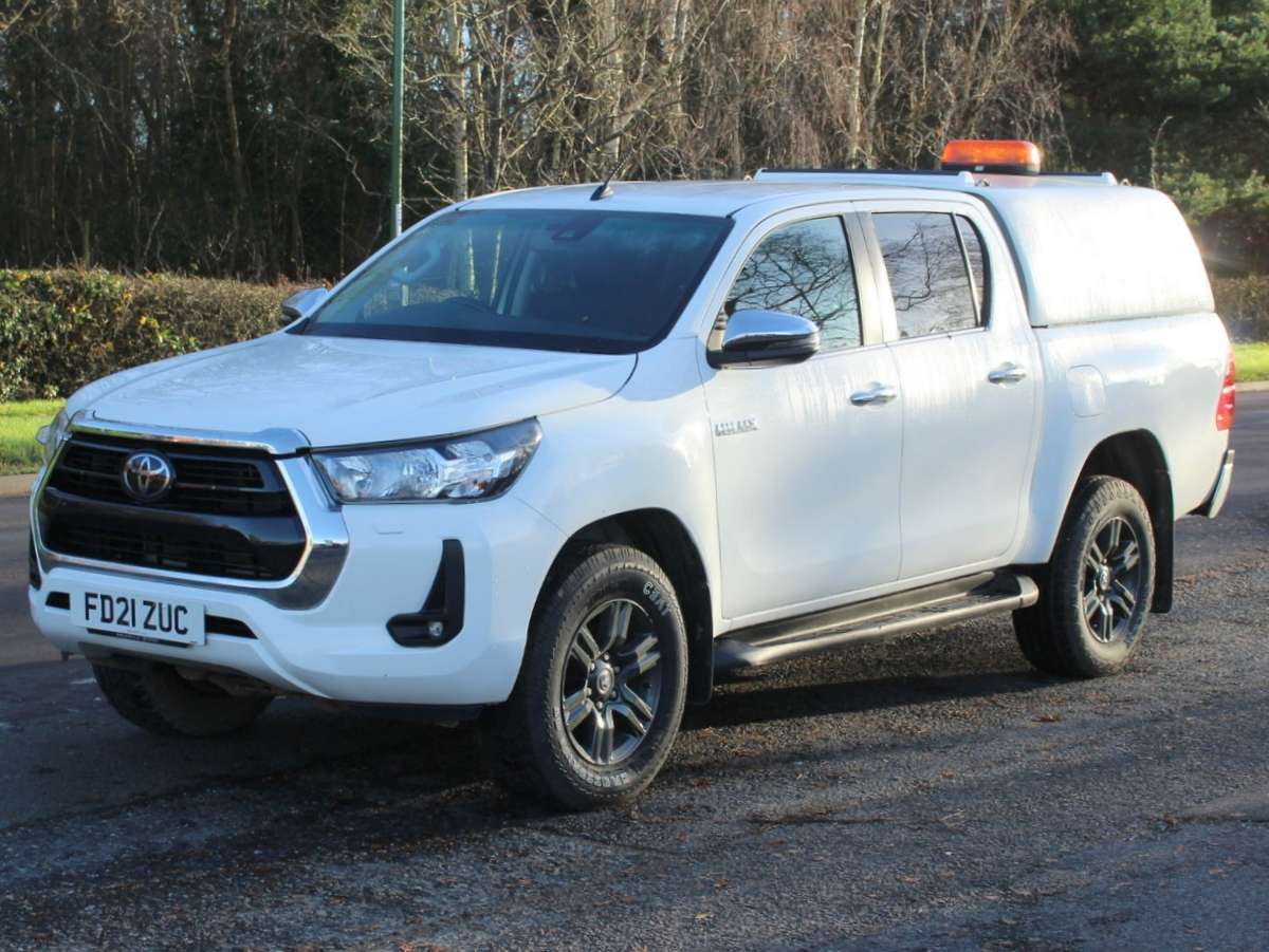 Check out this Toyota Hilux 2021 Diesel Manual