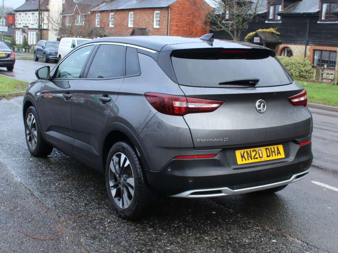 A 2020 VAUXHALL GRANDLAND X 1.2 Turbo SRi Nav SUV 5dr Petrol Auto Euro 6 (s/s) (130 ps) A 2020 VAUXHALL GRANDLAND X 1.2 Turbo SRi Nav SUV 5dr Petrol Auto Euro 6 (s/s) (130 ps)