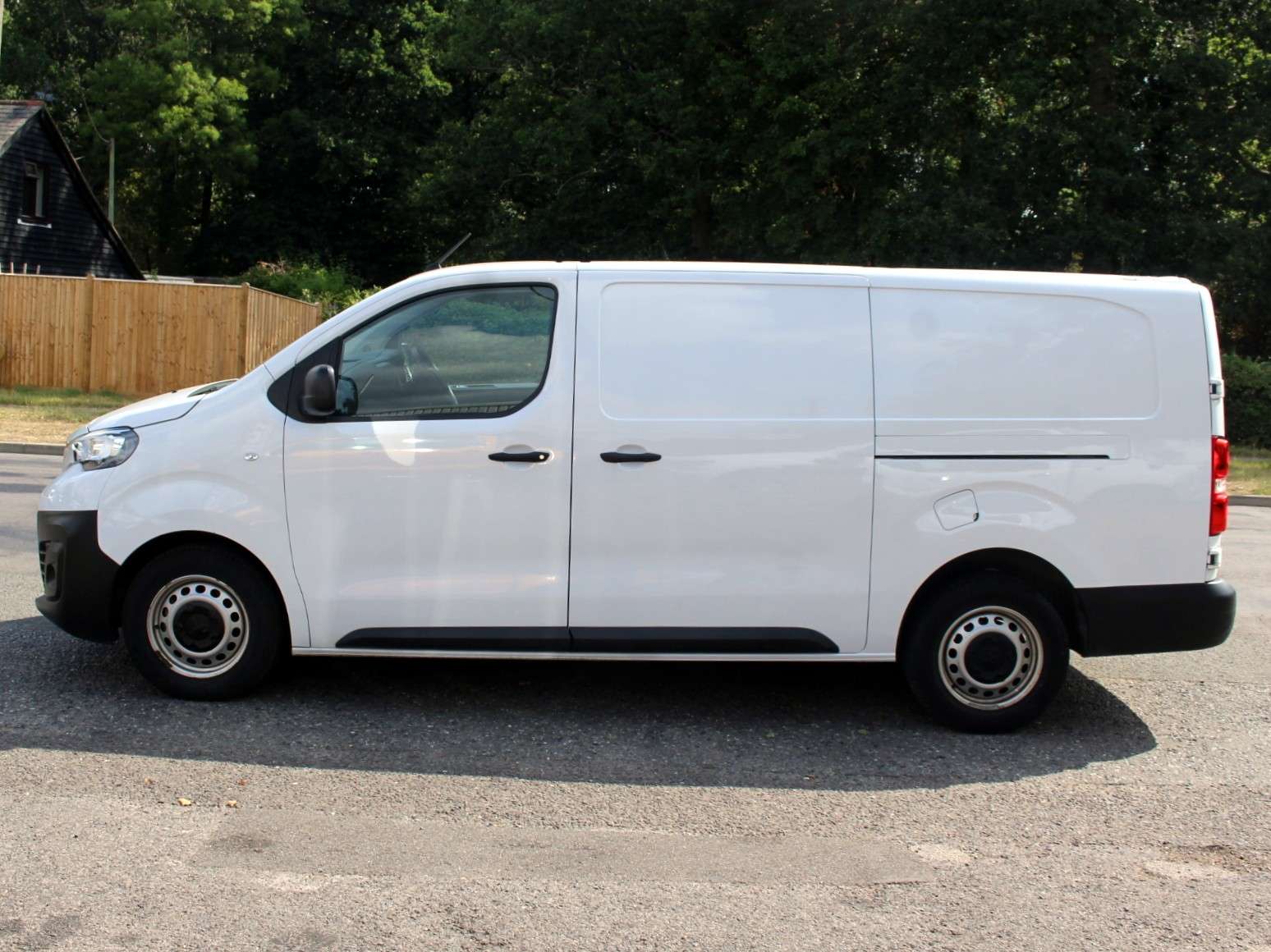 A 2023 PEUGEOT EXPERT 2.0 BlueHDi 1400 L2 Professional Premium + Long Panel Van 6dr Diesel Manual LWB Euro 6 (145 ps) A 2023 PEUGEOT EXPERT 2.0 BlueHDi 1400 L2 Professional Premium + Long Panel Van 6dr Diesel Manual LWB Euro 6 (145 ps)