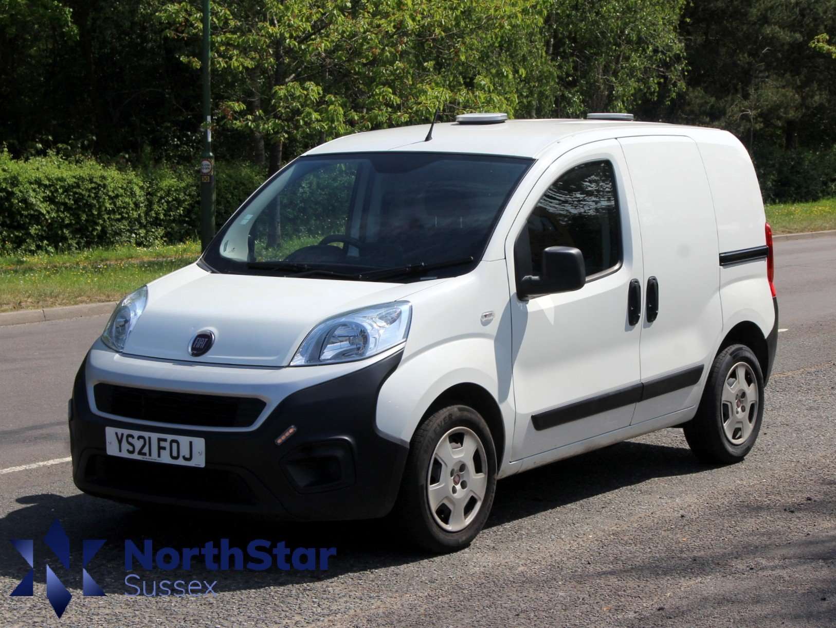 A 2021 FIAT FIORINO 1.3 MultiJetII Tecnico Car Derived Van 5dr Diesel Manual Euro 6 (s/s) (80 bhp) A 2021 FIAT FIORINO 1.3 MultiJetII Tecnico Car Derived Van 5dr Diesel Manual Euro 6 (s/s) (80 bhp)