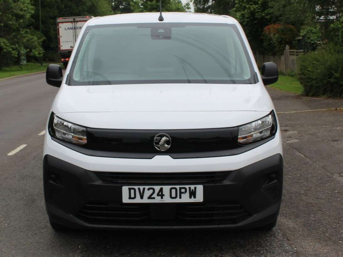 A 2024 VAUXHALL COMBO 1.5 Turbo D 2300 Prime Panel Van 5dr Diesel Manual SWB Euro 6 (s/s) (100 ps) A 2024 VAUXHALL COMBO 1.5 Turbo D 2300 Prime Panel Van 5dr Diesel Manual SWB Euro 6 (s/s) (100 ps)