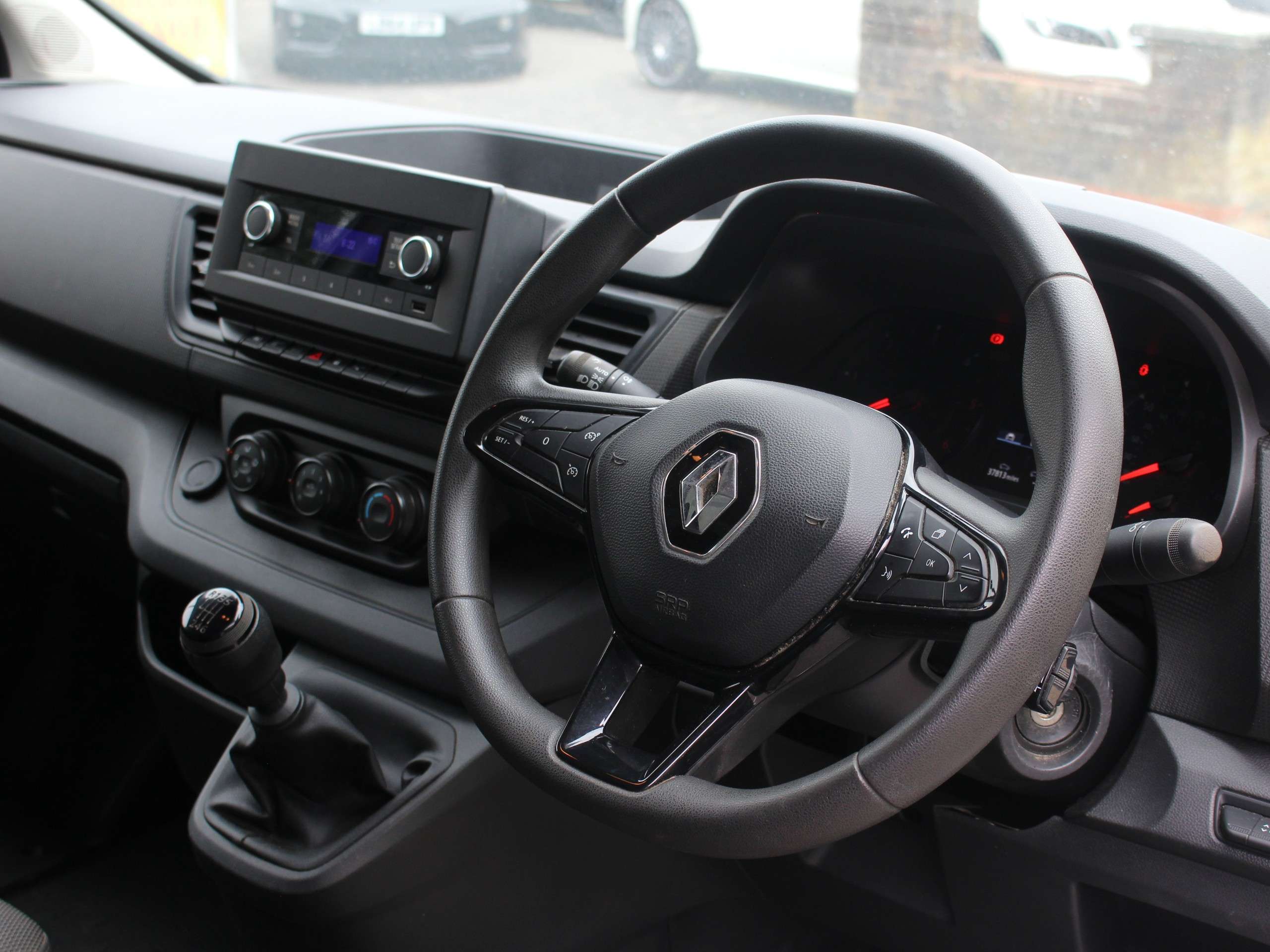 A 2022 RENAULT TRAFIC 2.0 dCi Blue 28 Business Panel Van 5dr Diesel Manual SWB Euro 6 (s/s) (150 ps) A 2022 RENAULT TRAFIC 2.0 dCi Blue 28 Business Panel Van 5dr Diesel Manual SWB Euro 6 (s/s) (150 ps)