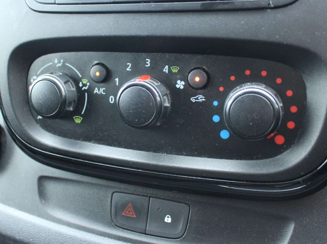 2018 VAUXHALL VIVARO 2018 VAUXHALL VIVARO