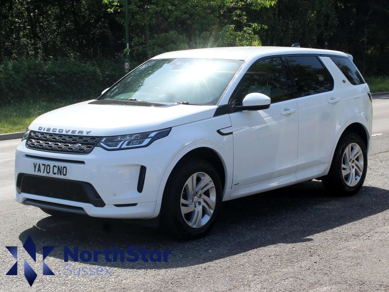 A 2020 LAND ROVER DISCOVERY SPORT 1.5 P300e 12.2kWh R-Dynamic S SUV 5dr Petrol Plug-in Hybrid Auto 4WD Euro 6 (s/s) (309 ps) A 2020 LAND ROVER DISCOVERY SPORT 1.5 P300e 12.2kWh R-Dynamic S SUV 5dr Petrol Plug-in Hybrid Auto 4WD Euro 6 (s/s) (309 ps)