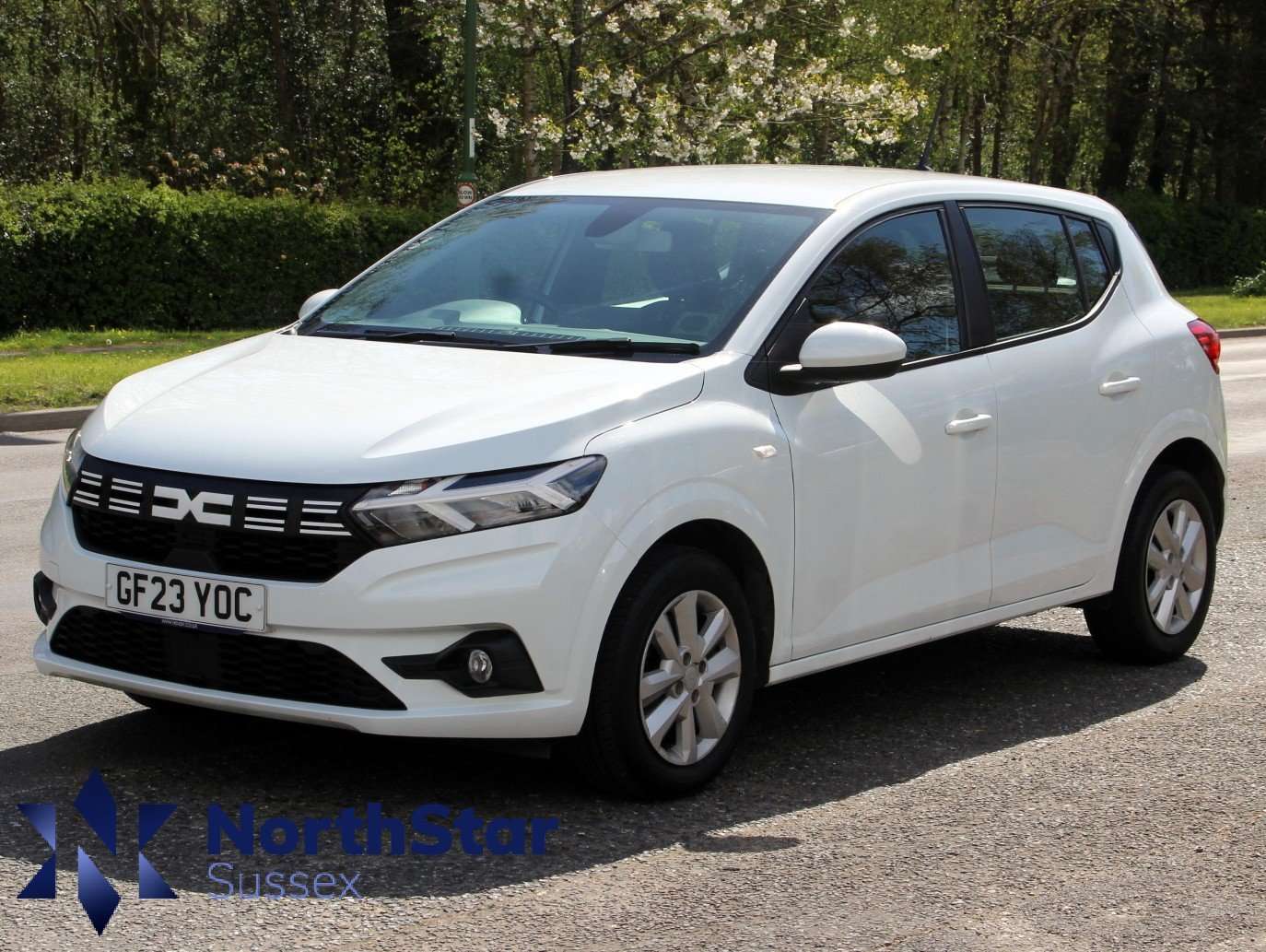 A 2023 DACIA SANDERO 1.0 TCe Expression Hatchback 5dr Petrol Manual Euro 6 (s/s) (90 ps) A 2023 DACIA SANDERO 1.0 TCe Expression Hatchback 5dr Petrol Manual Euro 6 (s/s) (90 ps)