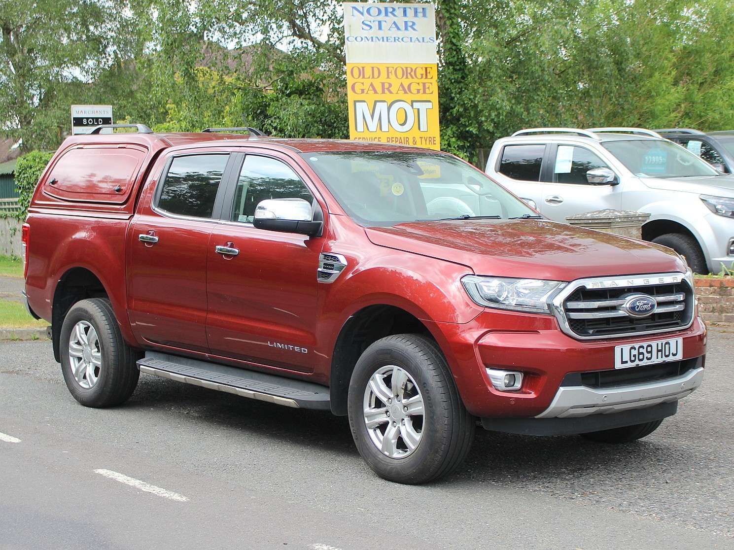 A 2019 FORD RANGER 2.0 EcoBlue Limited Pickup Double Cab 4dr Diesel Manual 4WD Euro 6 (s/s) (170 ps) A 2019 FORD RANGER 2.0 EcoBlue Limited Pickup Double Cab 4dr Diesel Manual 4WD Euro 6 (s/s) (170 ps)
