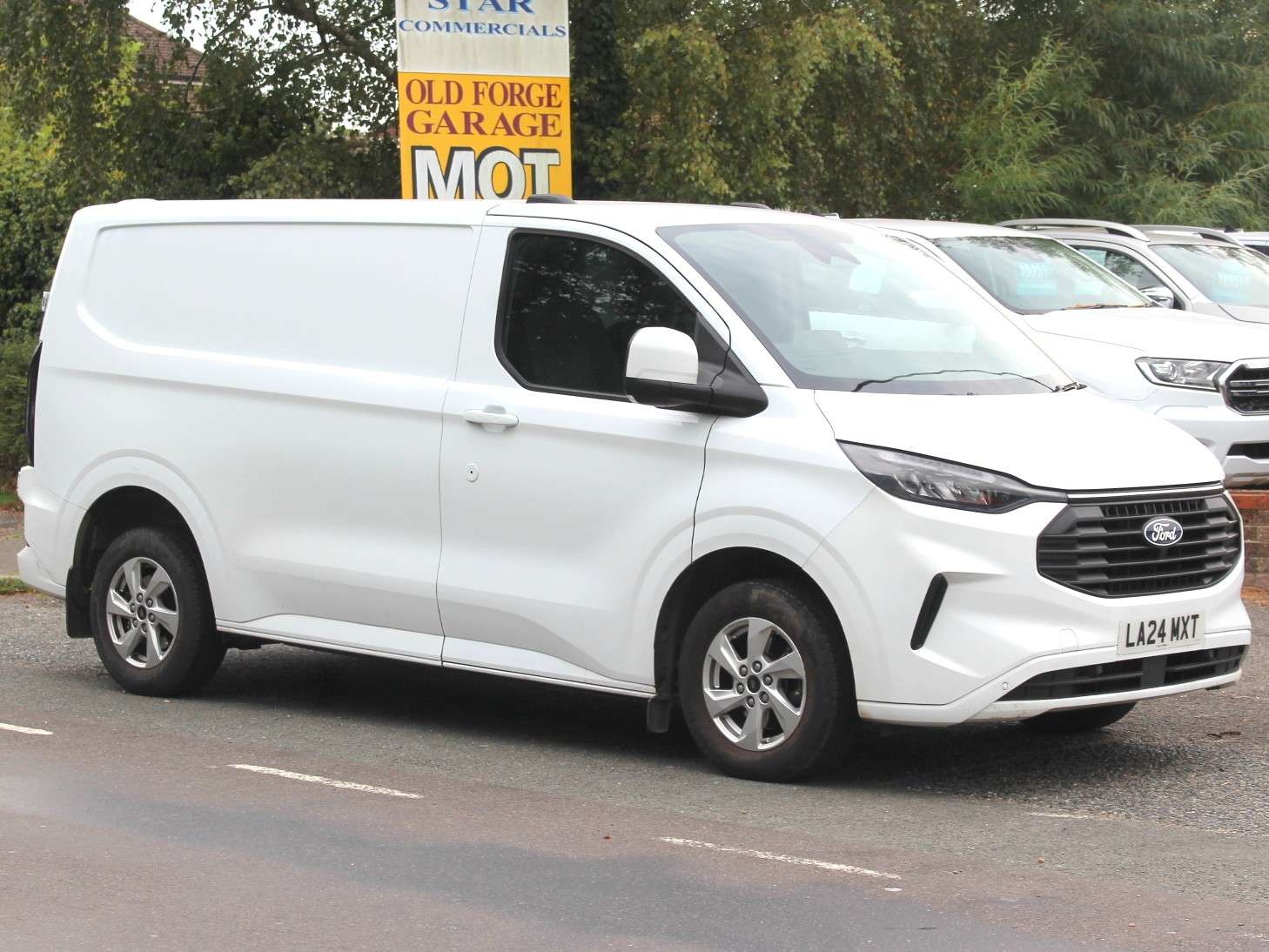 A 2024 FORD TRANSIT CUSTOM 2.0 300 EcoBlue Limited Panel Van 5dr Diesel Manual L1 H1 Euro 6 (s/s) (136 ps) A 2024 FORD TRANSIT CUSTOM 2.0 300 EcoBlue Limited Panel Van 5dr Diesel Manual L1 H1 Euro 6 (s/s) (136 ps)