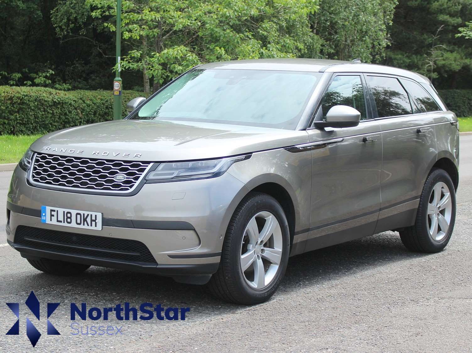 A 2018 LAND ROVER RANGE ROVER VELAR 2.0 D240 SE SUV 5dr Diesel Auto 4WD Euro 6 (s/s) (240 ps) A 2018 LAND ROVER RANGE ROVER VELAR 2.0 D240 SE SUV 5dr Diesel Auto 4WD Euro 6 (s/s) (240 ps)