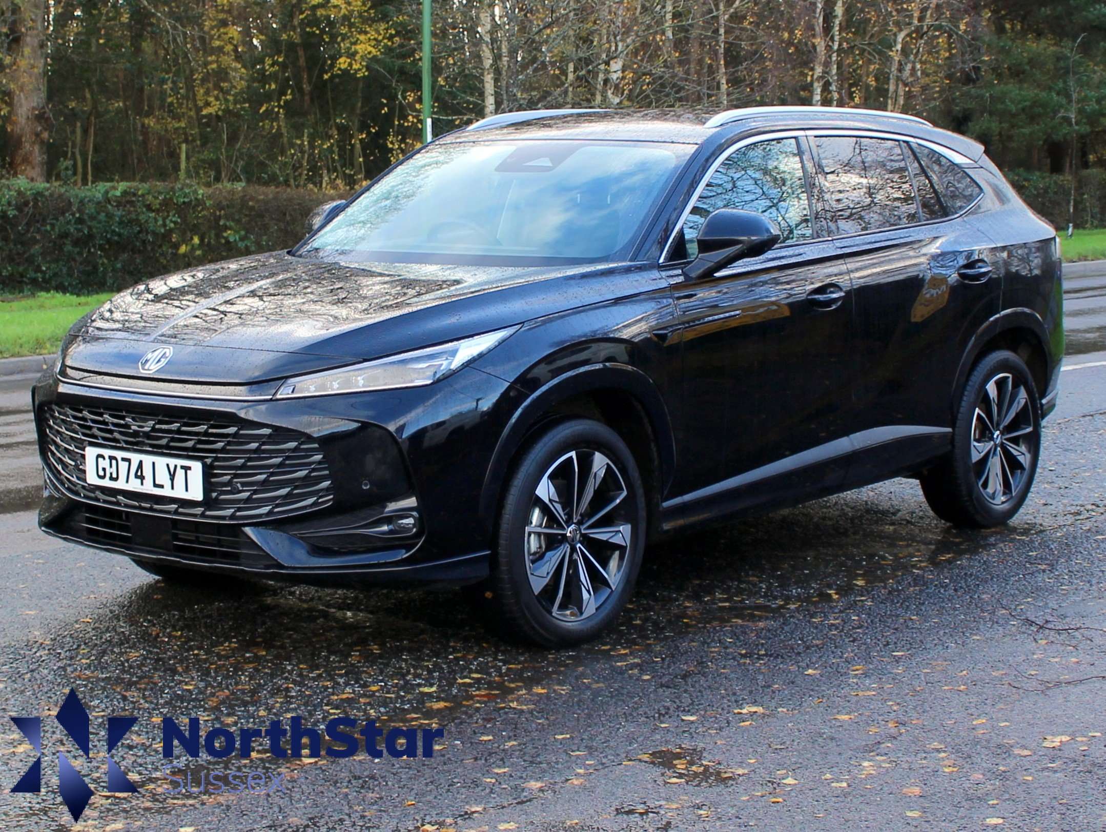 A 2025 MG HS 1.5 T-GDI Trophy SUV 5dr Petrol Manual Euro 6 (s/s) (169 ps) A 2025 MG HS 1.5 T-GDI Trophy SUV 5dr Petrol Manual Euro 6 (s/s) (169 ps)