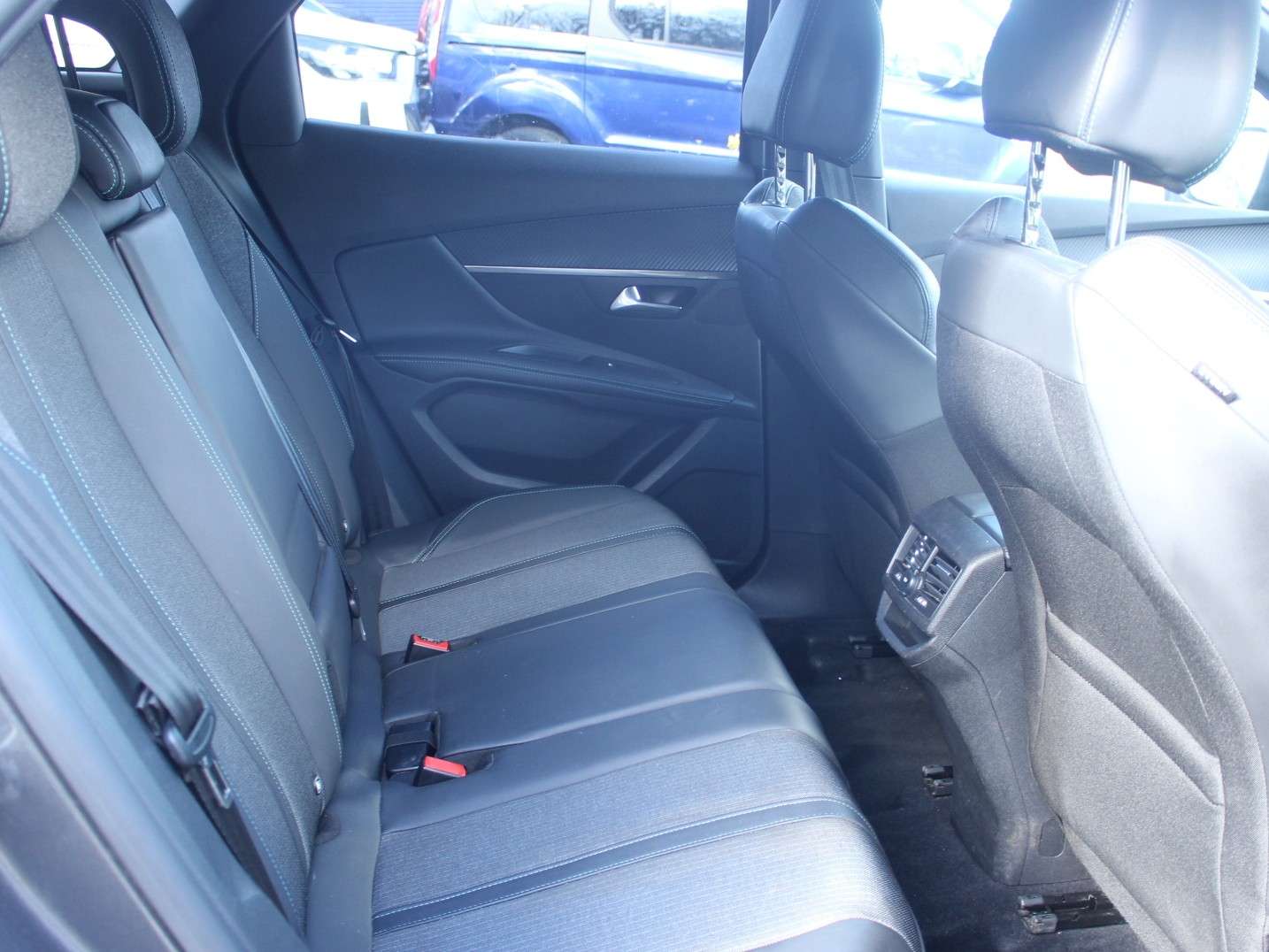 2023 PEUGEOT 3008 2023 PEUGEOT 3008