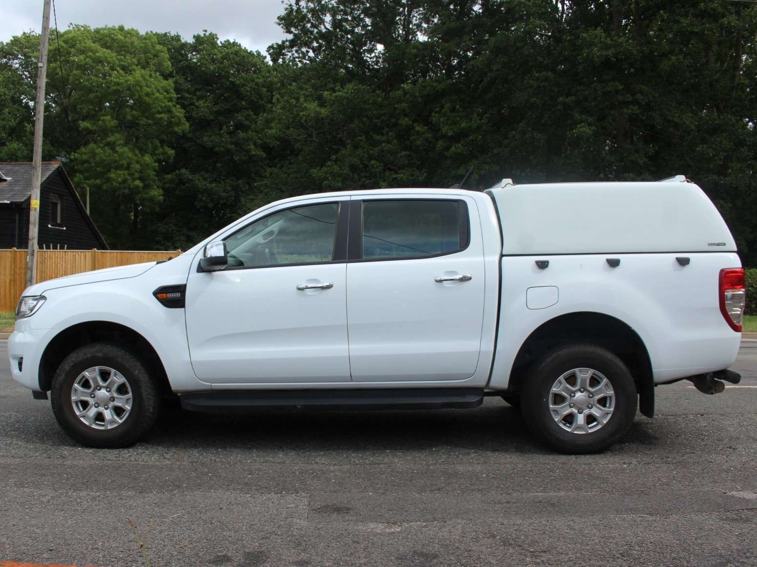 A 2022 FORD RANGER 2.0 EcoBlue XLT Pickup Double Cab 4dr Diesel Manual 4WD Euro 6 (s/s) (170 ps) A 2022 FORD RANGER 2.0 EcoBlue XLT Pickup Double Cab 4dr Diesel Manual 4WD Euro 6 (s/s) (170 ps)