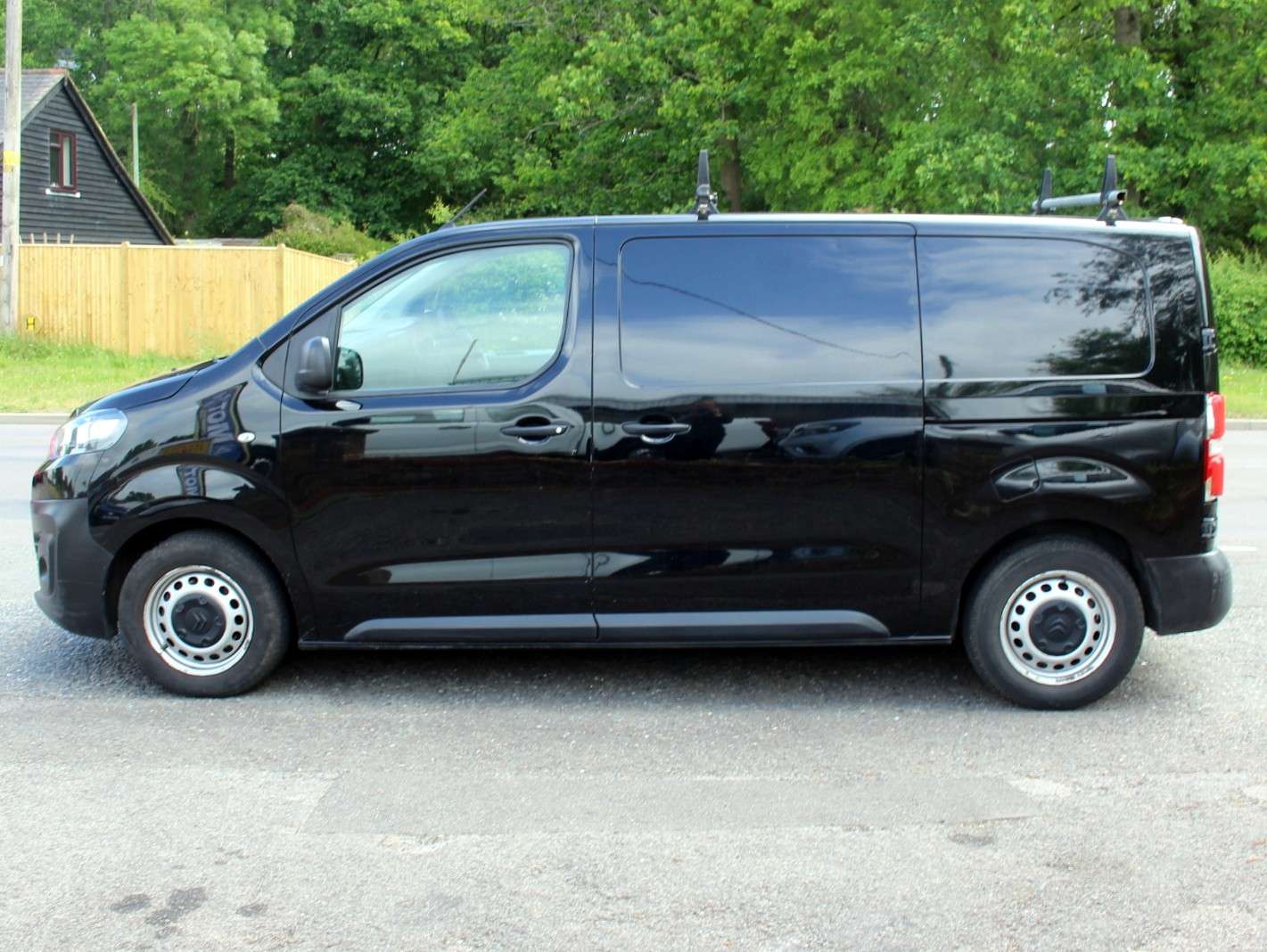 A 2022 CITROEN DISPATCH 1.5 BlueHDi 1000 Enterprise Pro M Panel Van 6dr Diesel Manual FWD 2 Euro 6 (s/s) (100 ps) A 2022 CITROEN DISPATCH 1.5 BlueHDi 1000 Enterprise Pro M Panel Van 6dr Diesel Manual FWD 2 Euro 6 (s/s) (100 ps)