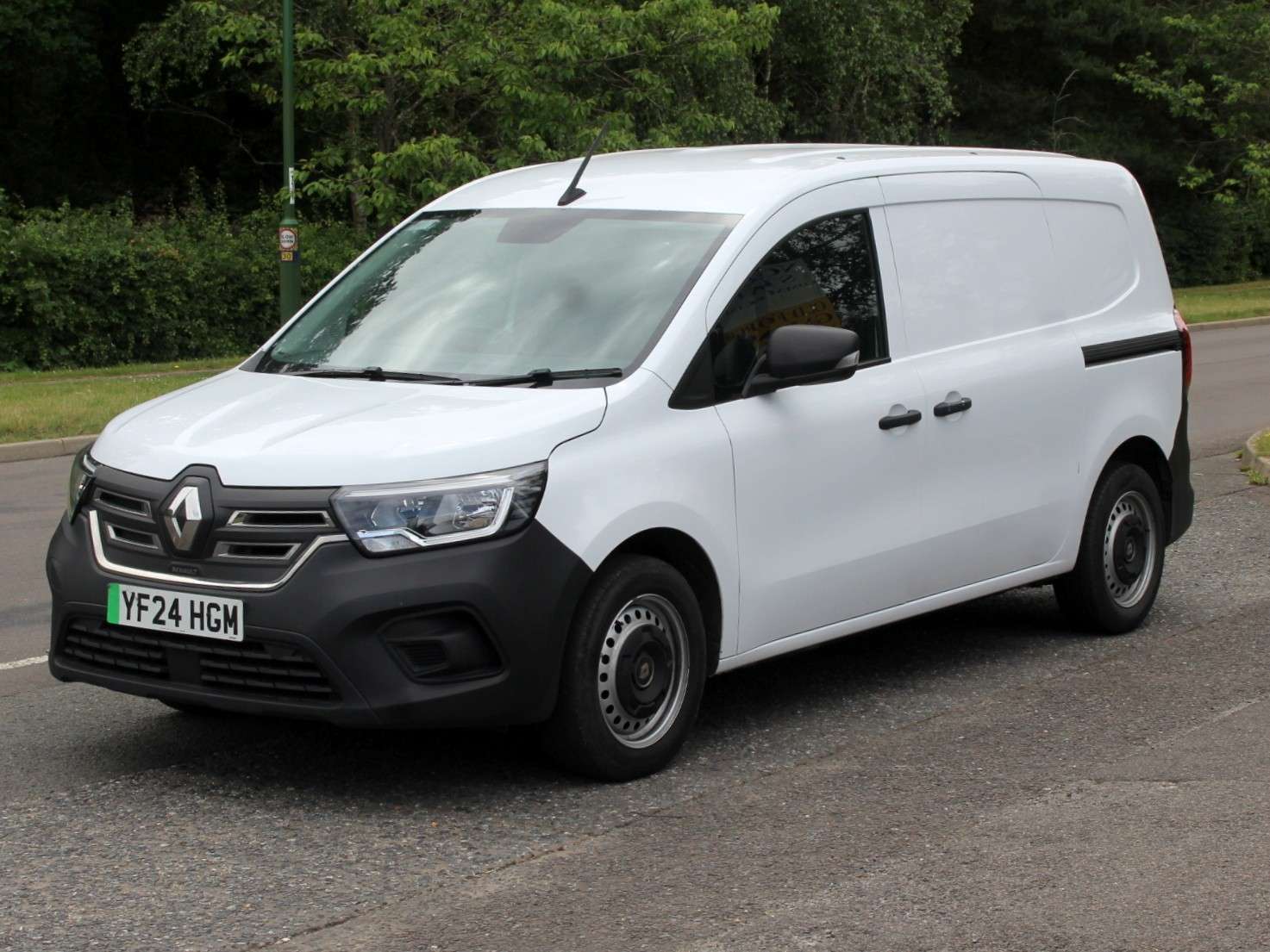 A 2024 RENAULT KANGOO LL21 90kW 44kWh L2 Start Van Auto A 2024 RENAULT KANGOO LL21 90kW 44kWh L2 Start Van Auto