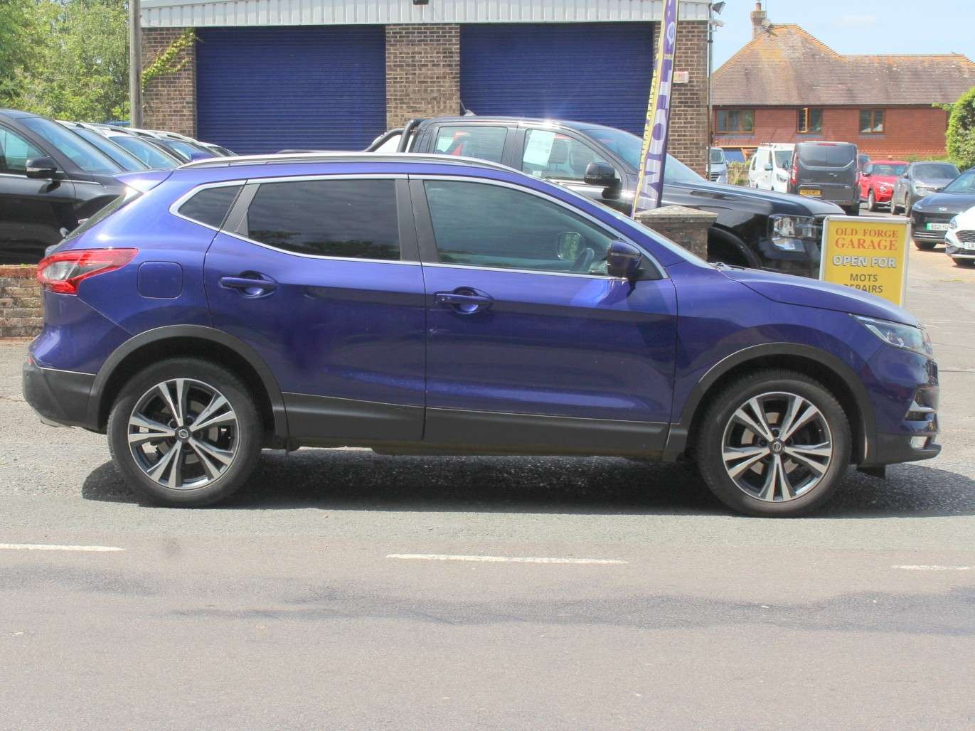 A 2018 NISSAN QASHQAI 1.3 DIG-T N-Connecta SUV 5dr Petrol Manual Euro 6 (s/s) (160 ps) A 2018 NISSAN QASHQAI 1.3 DIG-T N-Connecta SUV 5dr Petrol Manual Euro 6 (s/s) (160 ps)