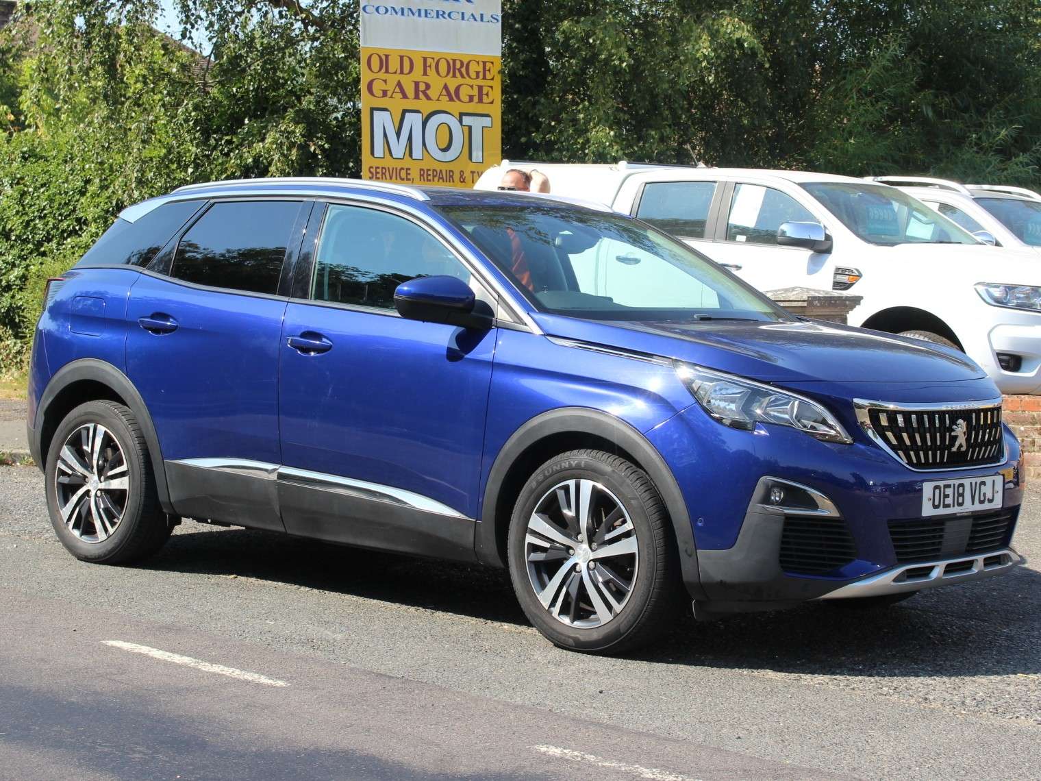 A 2018 PEUGEOT 3008 1.5 BlueHDi Allure SUV 5dr Diesel EAT Euro 6 (s/s) (130 ps) A 2018 PEUGEOT 3008 1.5 BlueHDi Allure SUV 5dr Diesel EAT Euro 6 (s/s) (130 ps)