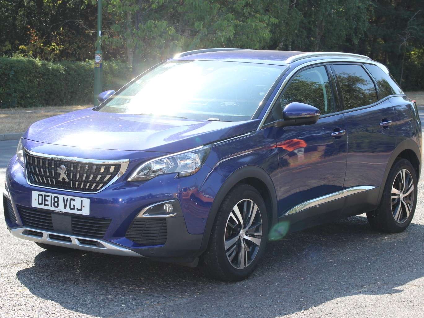 A 2018 PEUGEOT 3008 1.5 BlueHDi Allure SUV 5dr Diesel EAT Euro 6 (s/s) (130 ps) A 2018 PEUGEOT 3008 1.5 BlueHDi Allure SUV 5dr Diesel EAT Euro 6 (s/s) (130 ps)