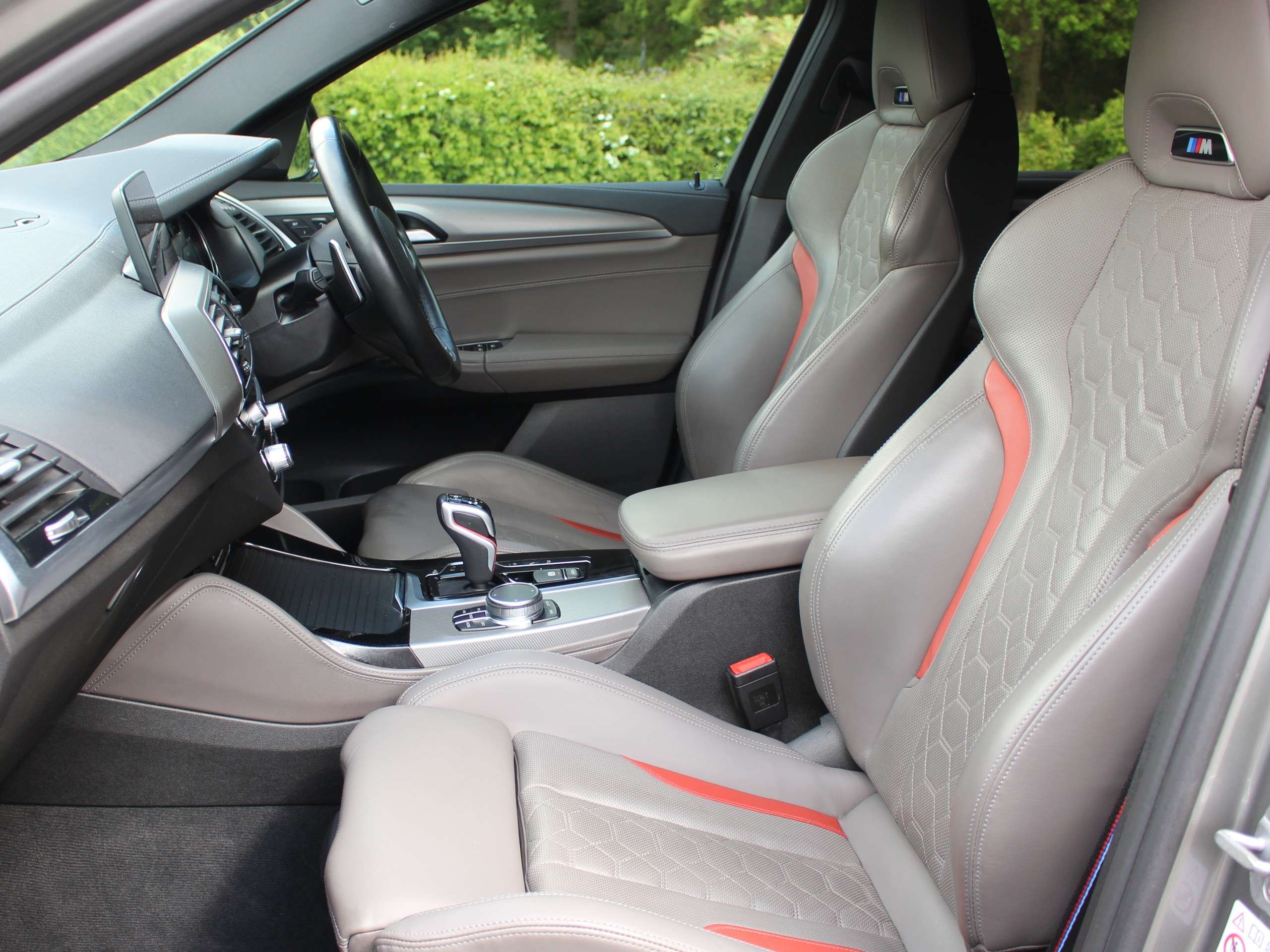 A 2020 BMW X4 M 3.0i Competition SUV 5dr Petrol Auto xDrive Euro 6 (s/s) (510 ps) A 2020 BMW X4 M 3.0i Competition SUV 5dr Petrol Auto xDrive Euro 6 (s/s) (510 ps)