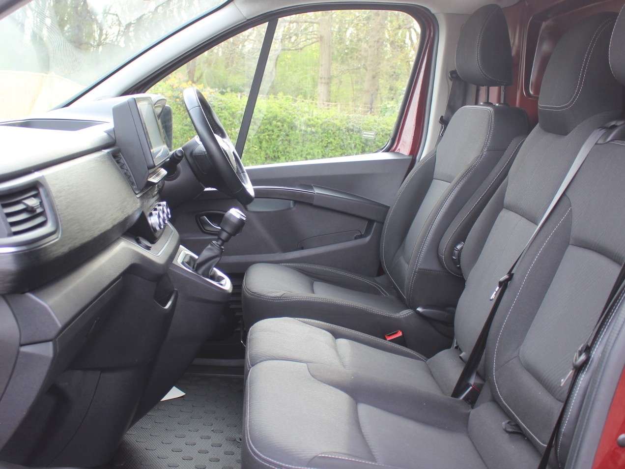 A 2022 RENAULT TRAFIC 2.0 dCi Blue LL30 Sport+ Panel Van 5dr Diesel Manual L2 H1 Euro 6 (s/s) (150 ps) A 2022 RENAULT TRAFIC 2.0 dCi Blue LL30 Sport+ Panel Van 5dr Diesel Manual L2 H1 Euro 6 (s/s) (150 ps)