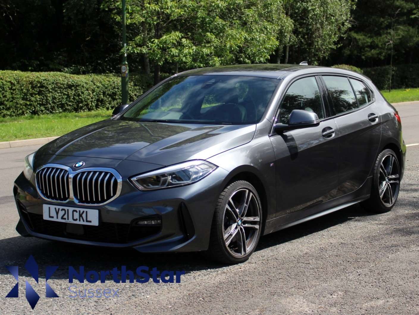 A 2021 BMW 1 SERIES 1.5 118i M Sport (LCP) Hatchback 5dr Petrol Manual Euro 6 (s/s) (136 ps) A 2021 BMW 1 SERIES 1.5 118i M Sport (LCP) Hatchback 5dr Petrol Manual Euro 6 (s/s) (136 ps)