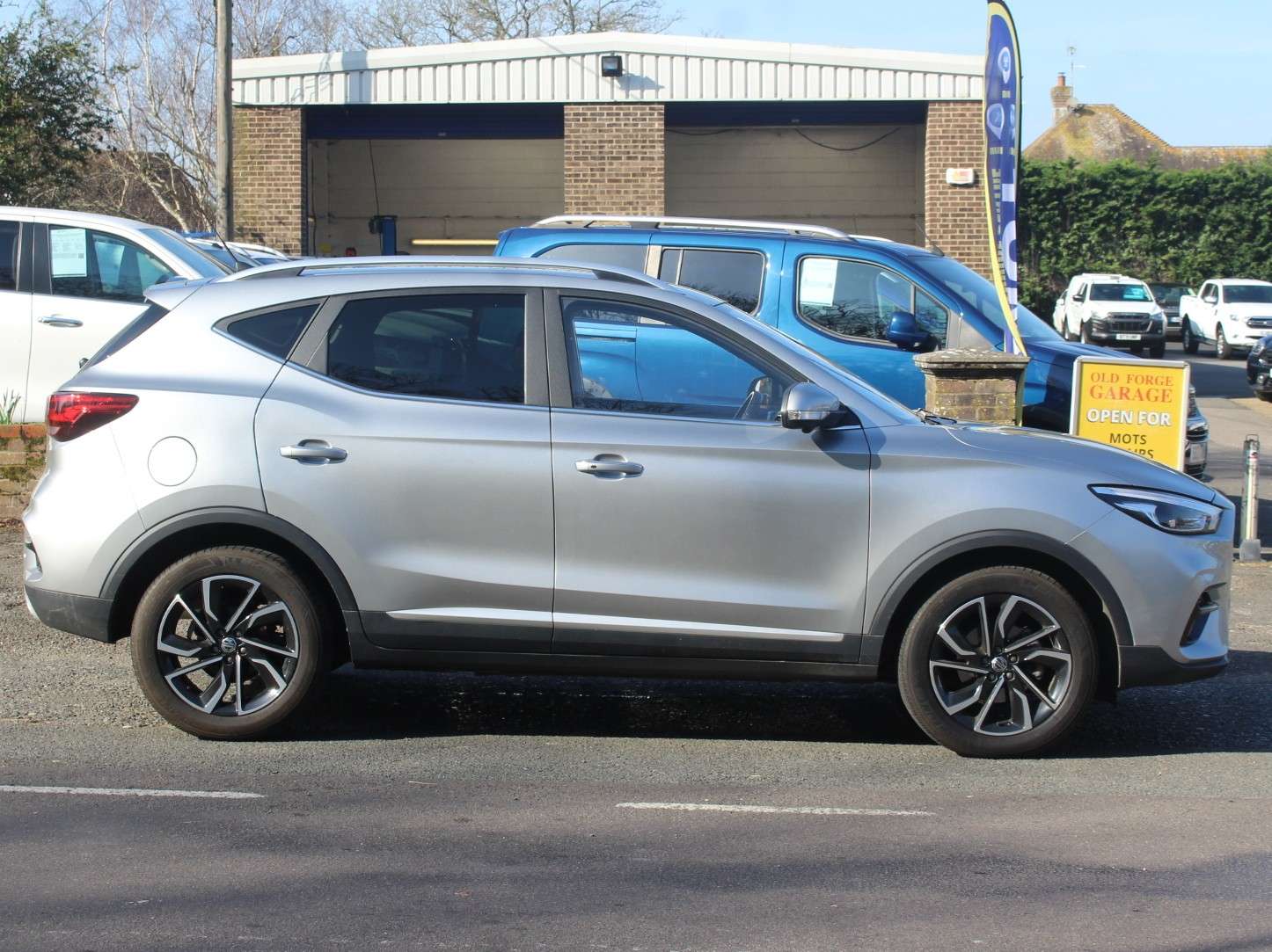 A 2024 MG ZS 1.0 T-GDI Exclusive SUV 5dr Petrol Manual Euro 6 (111 ps) A 2024 MG ZS 1.0 T-GDI Exclusive SUV 5dr Petrol Manual Euro 6 (111 ps)