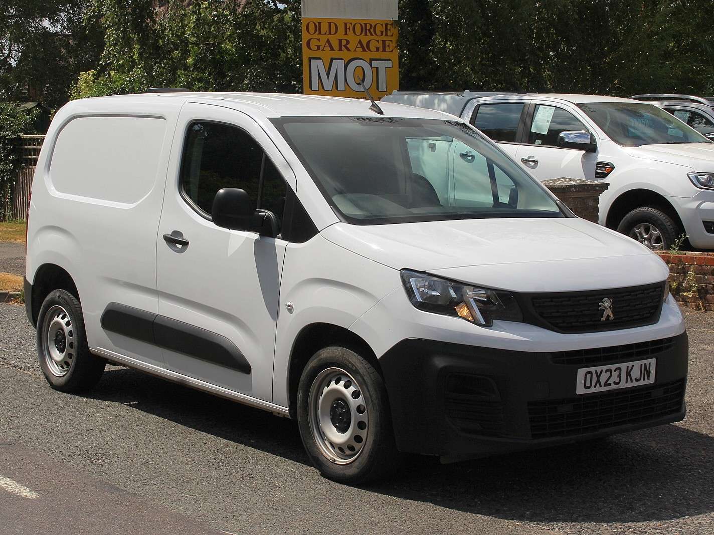 A 2023 PEUGEOT PARTNER 1.5 BlueHDi 1000 Professional Premium + Standard Panel Van 5dr Diesel Manual SWB Euro 6 (s/s) (100 bhp) A 2023 PEUGEOT PARTNER 1.5 BlueHDi 1000 Professional Premium + Standard Panel Van 5dr Diesel Manual SWB Euro 6 (s/s) (100 bhp)